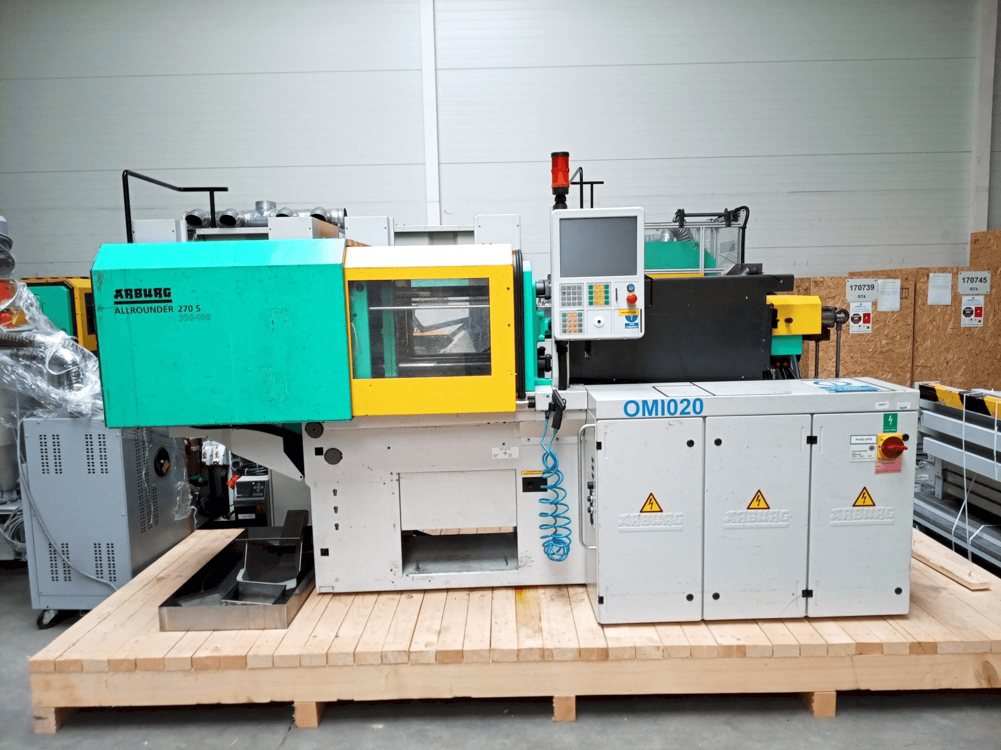 Masina Arburg Allrounder 270S 350-100U eestvaade
