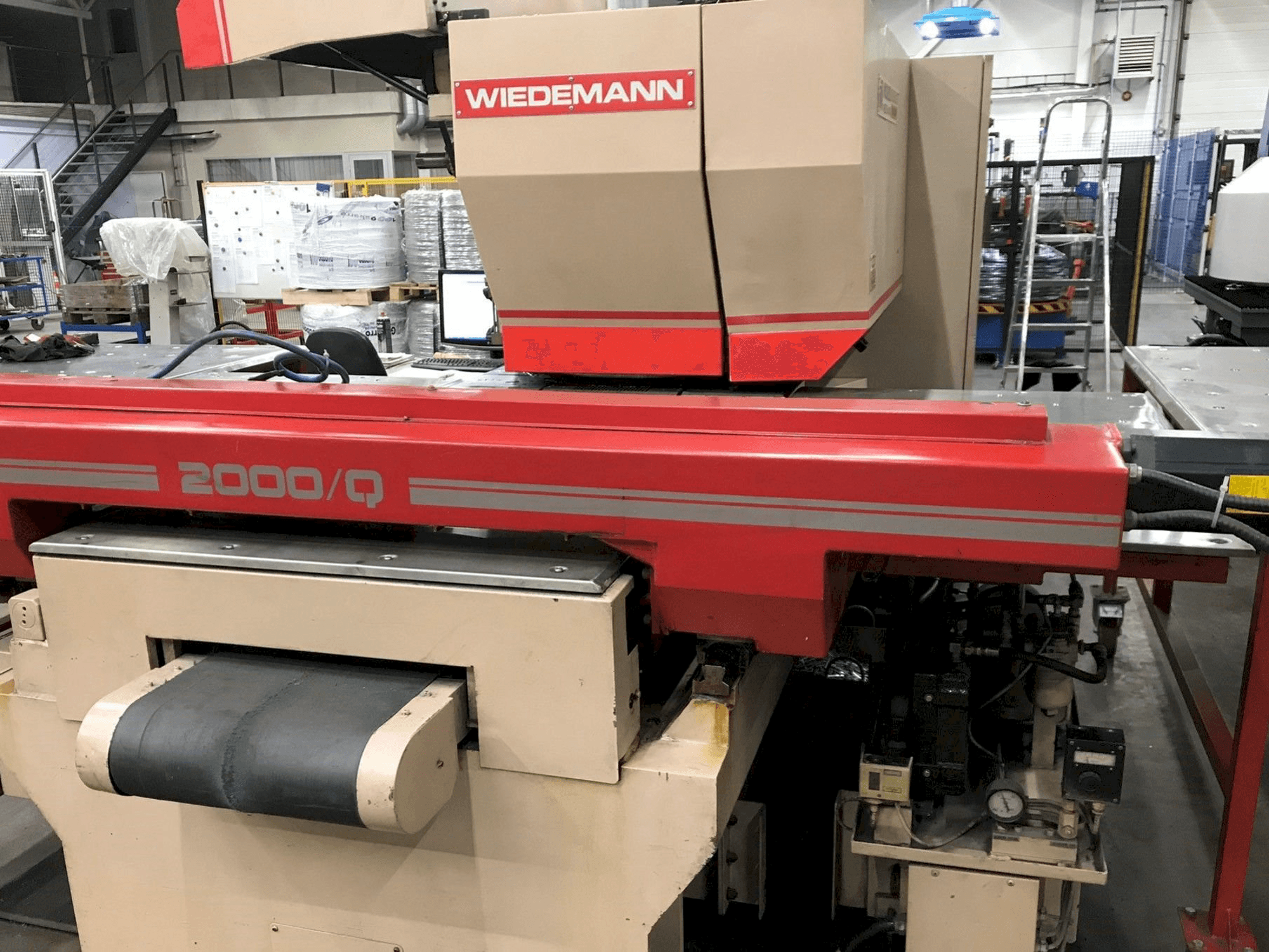 Masina MURATA Wiedemann 2000/Q eestvaade