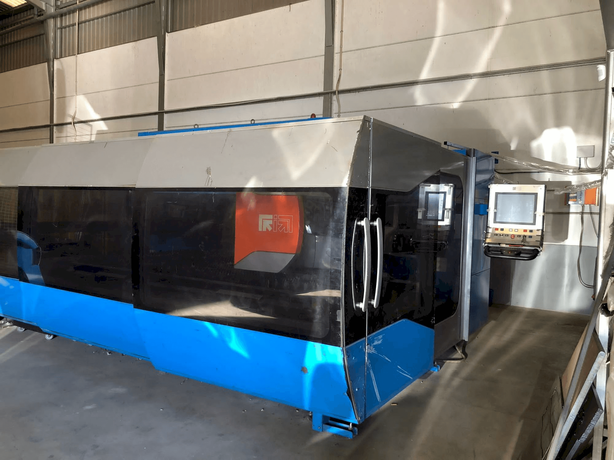 Masina Prima Power Zaphiro eestvaade