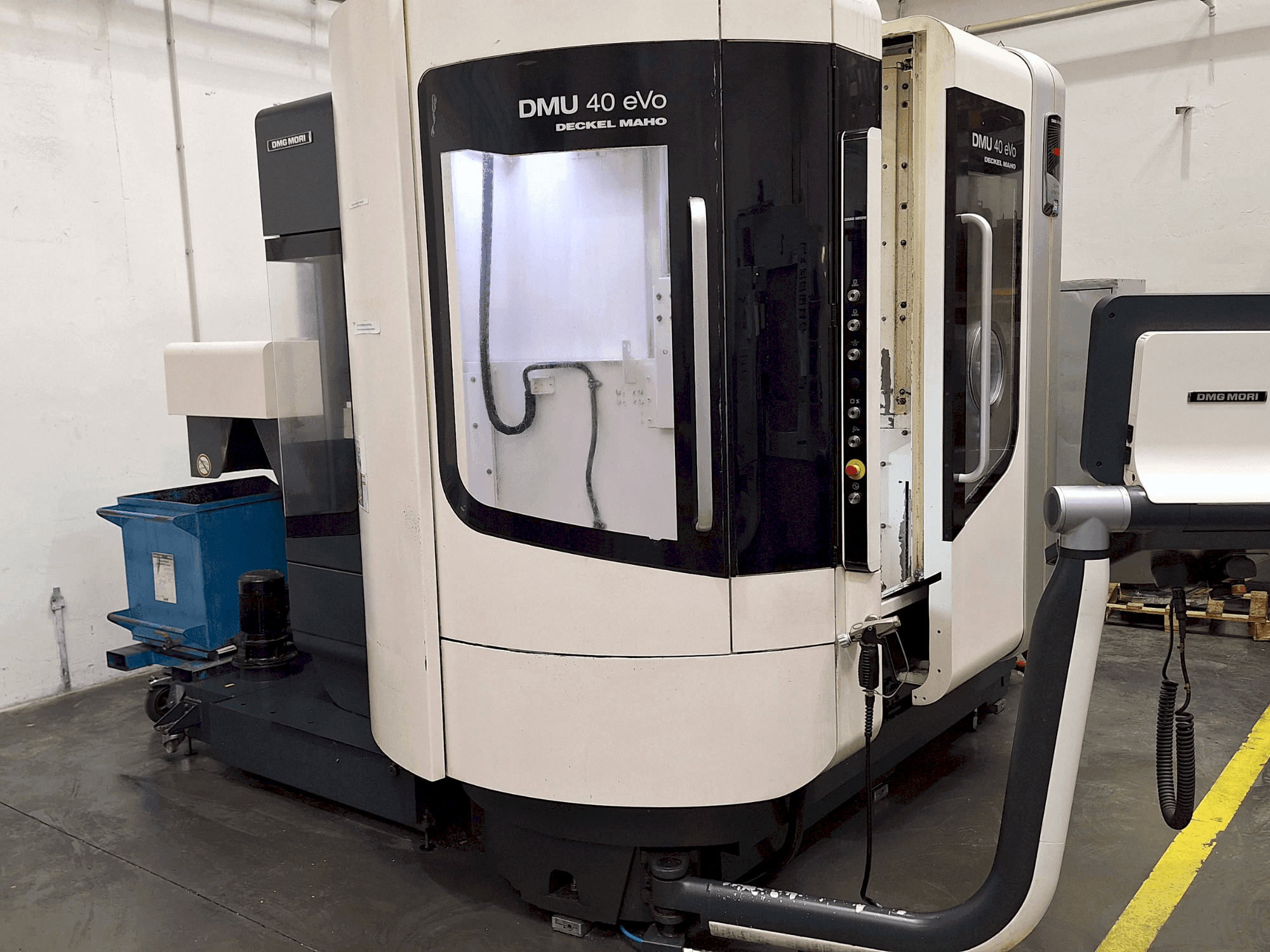 Masina DMG MORI DMU 40 eVo eestvaade