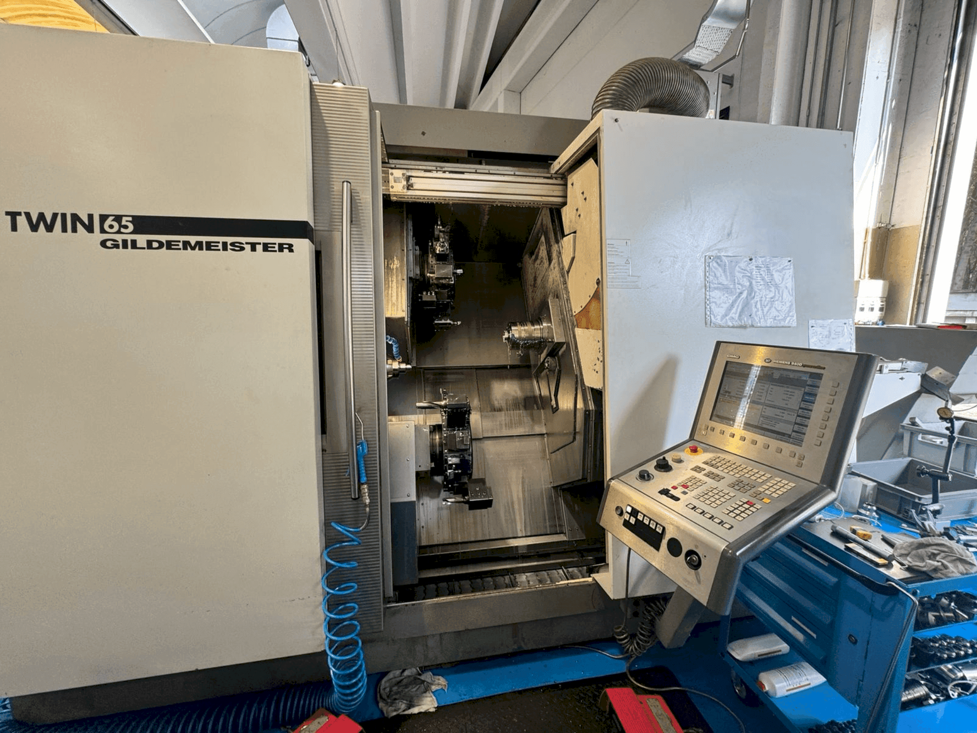 Masina Gildemeister Twin 65 eestvaade