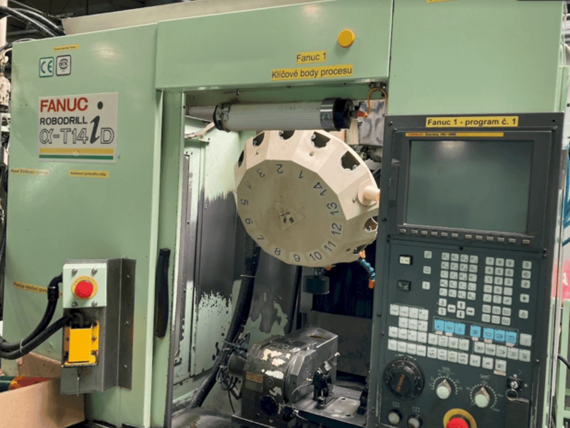 Masina FANUC Robodrill Alpha-T14 iD eestvaade
