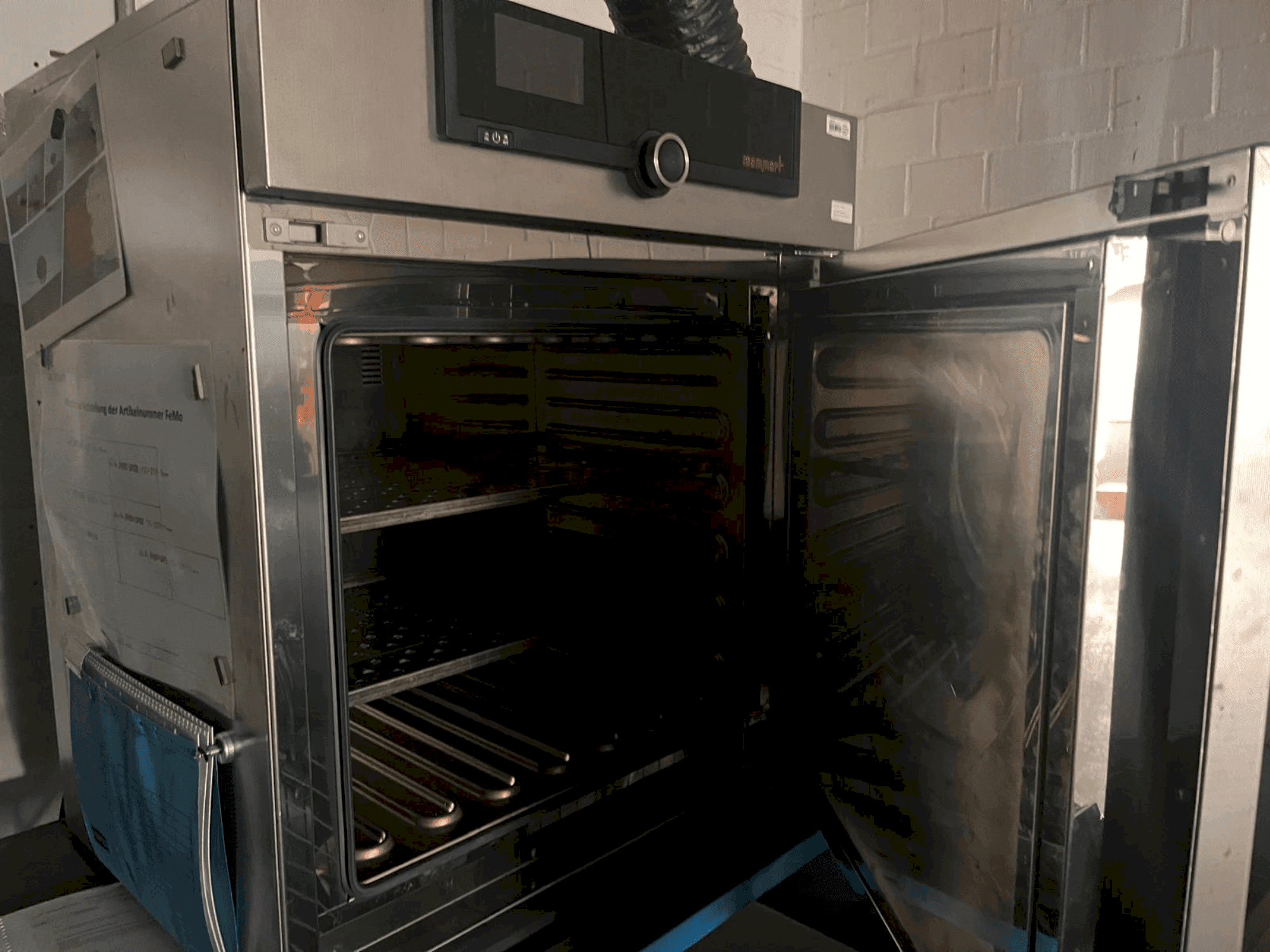 Masina MEMMERT UN110 eestvaade