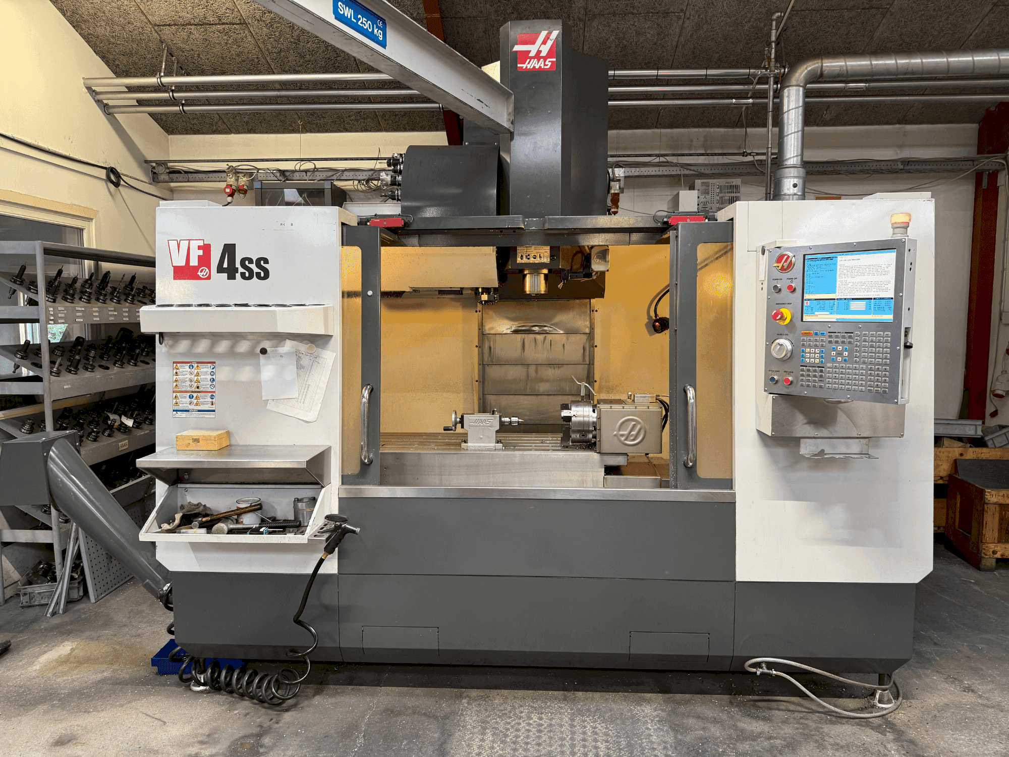 Masina HAAS VF-4SS eestvaade