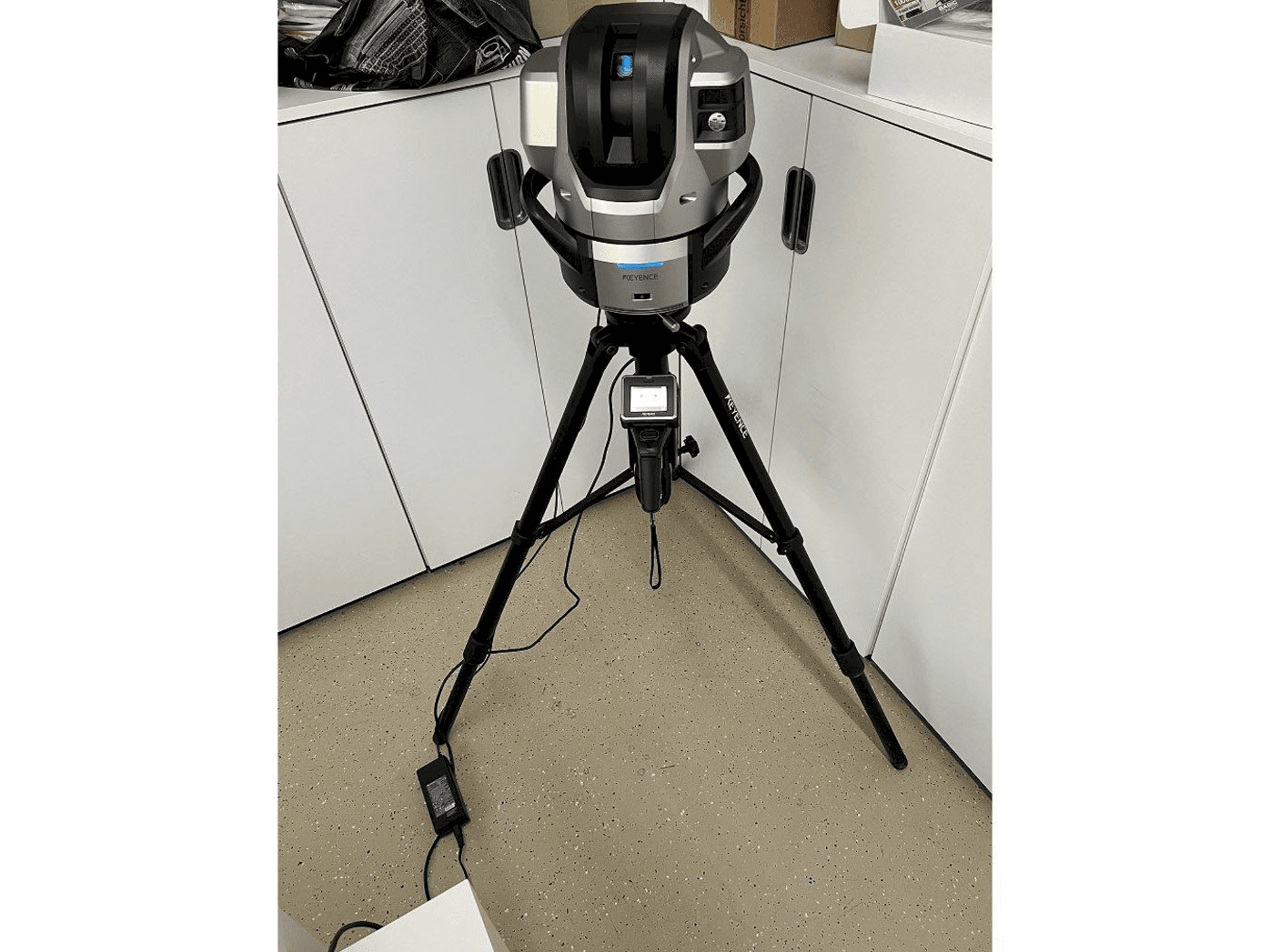 Masina KEYENCE WM-C3000 eestvaade