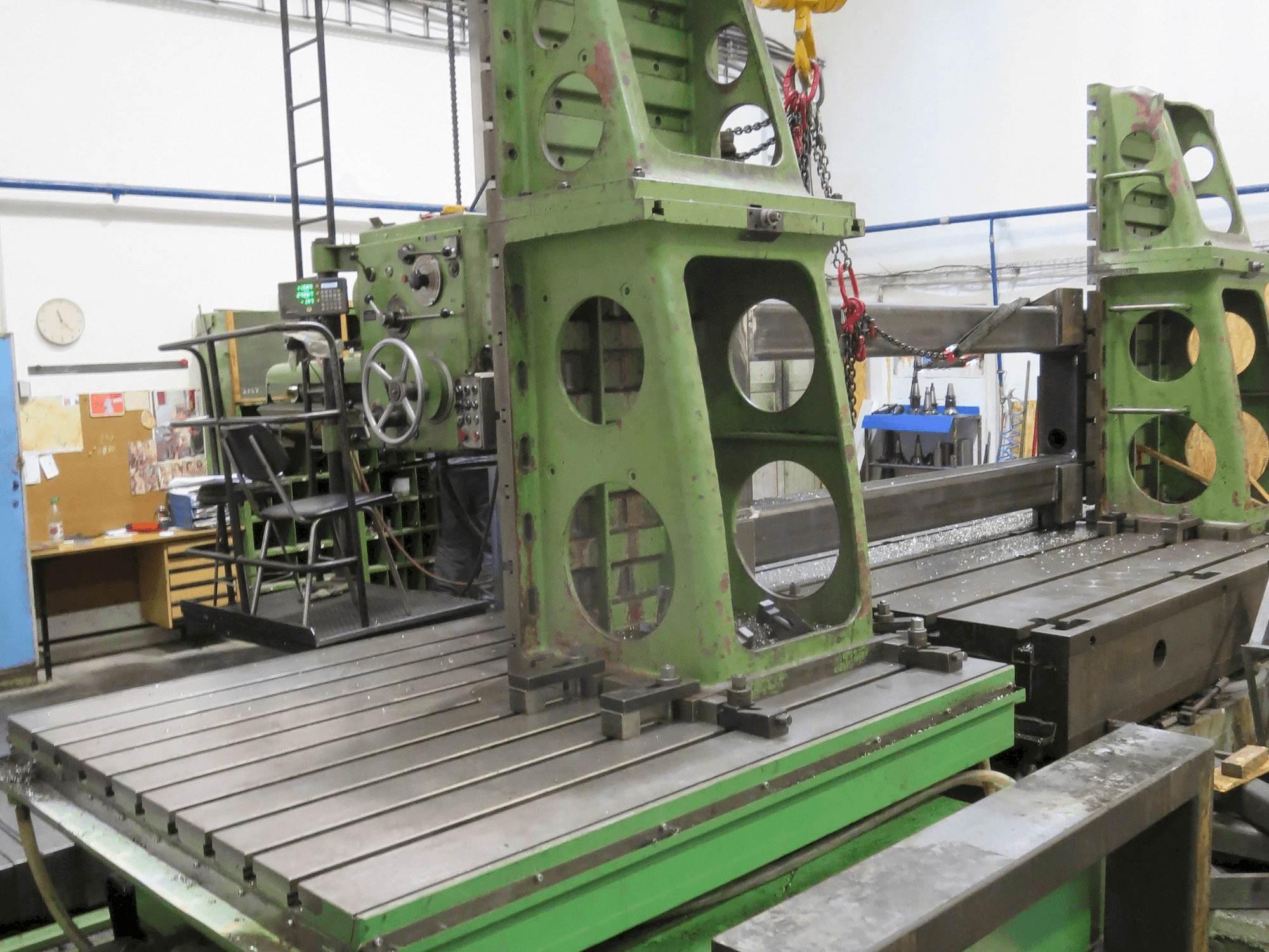 Masina TOS HP 100 eestvaade