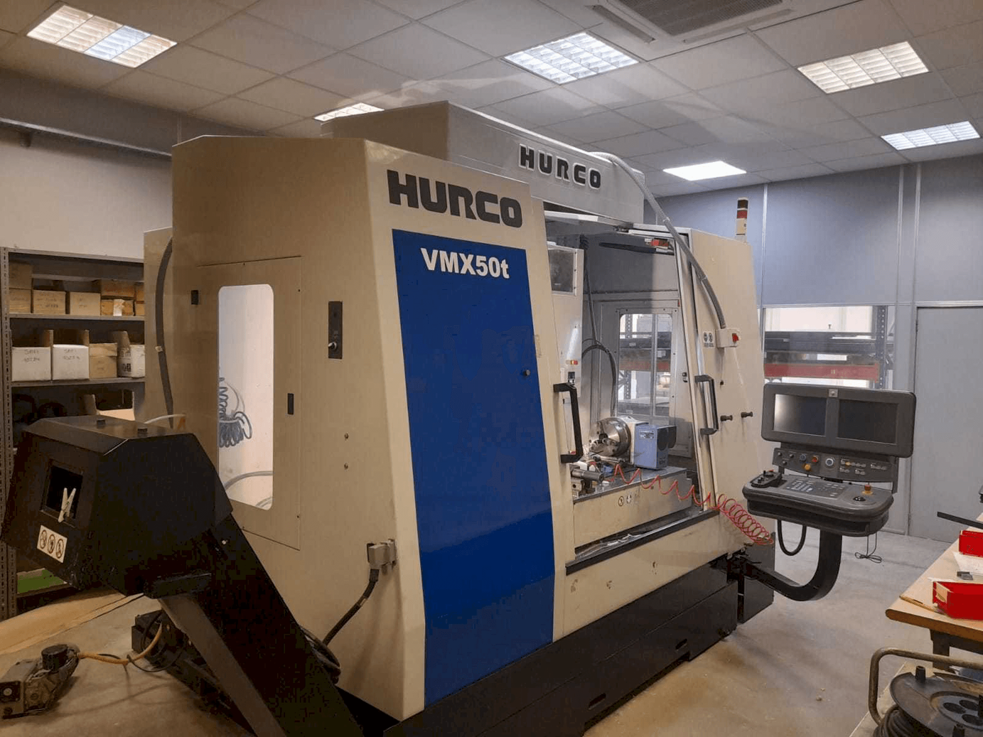 Masina Hurco VMX50T eestvaade