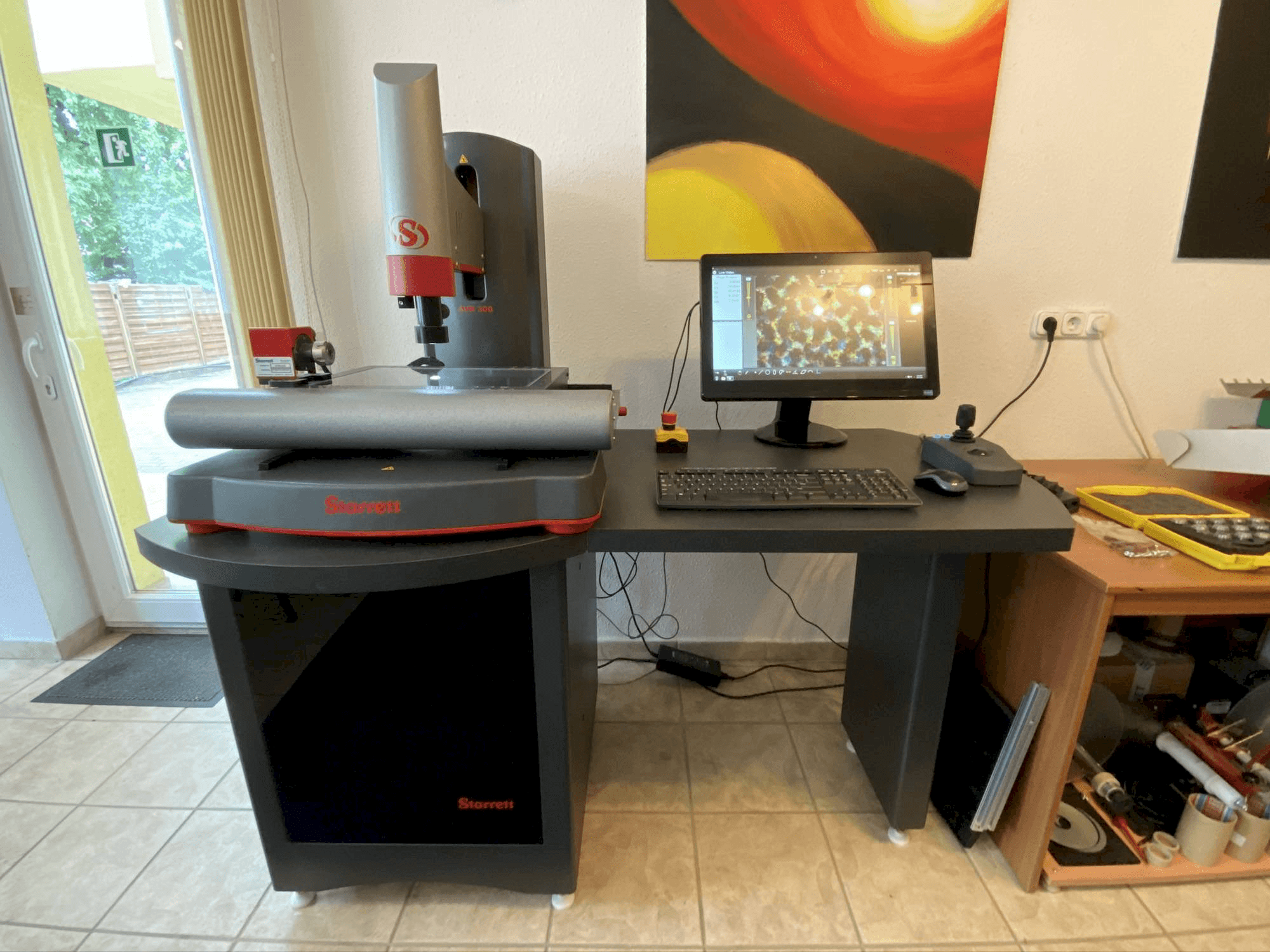 Masina Starrett AVR 300 eestvaade