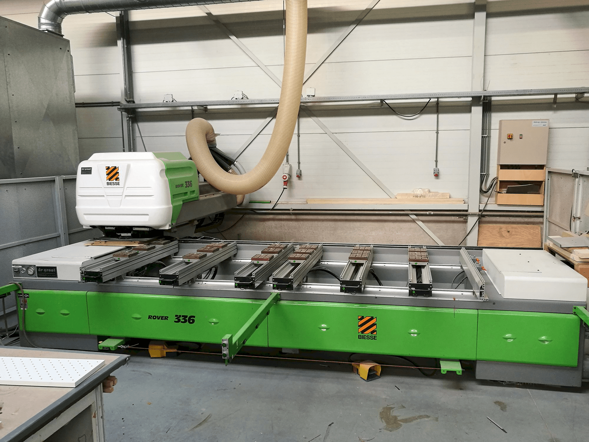 Masina BIESSE ROVER 336 eestvaade