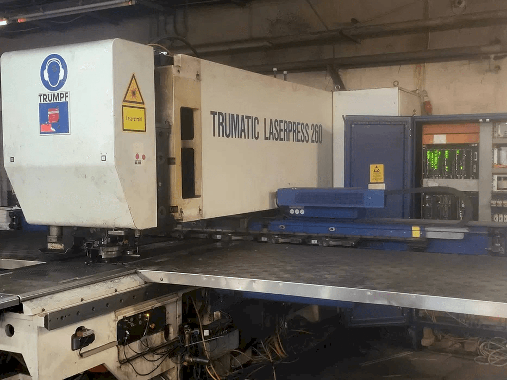 Masina Trumpf Trumatic 260 eestvaade