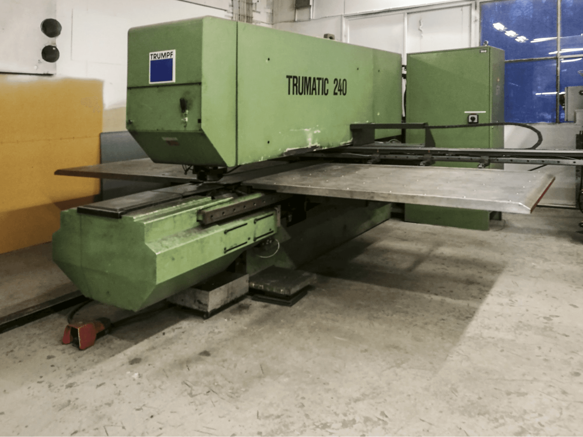 Masinavaade Trumpf Trumatic 240 vasakult