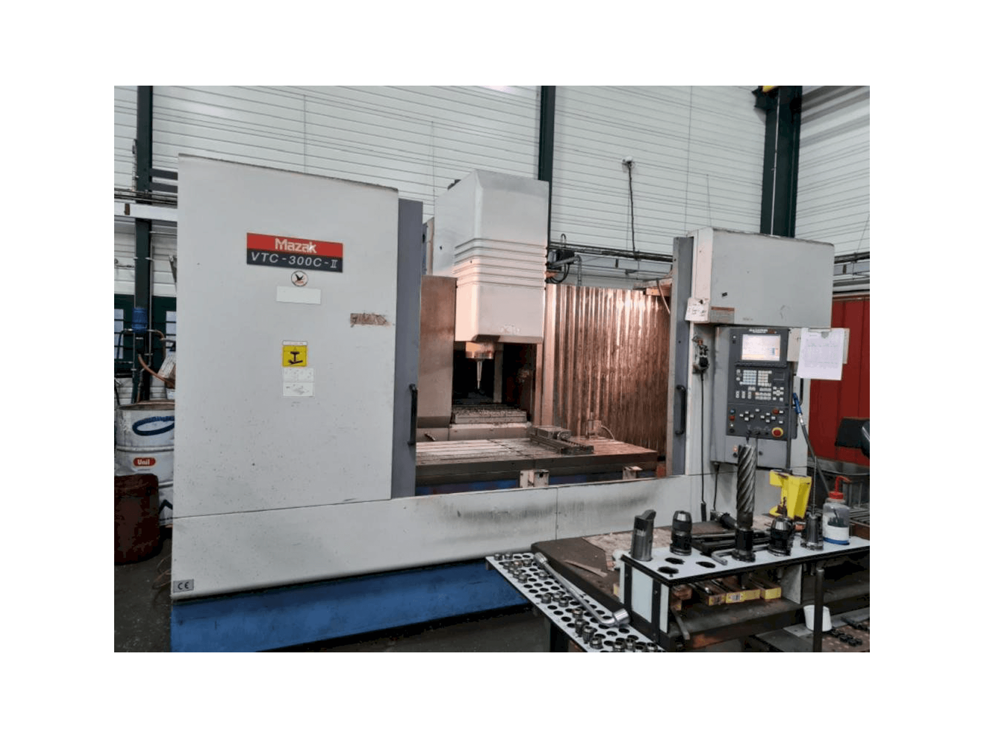 Masina Mazak VTC 300C eestvaade