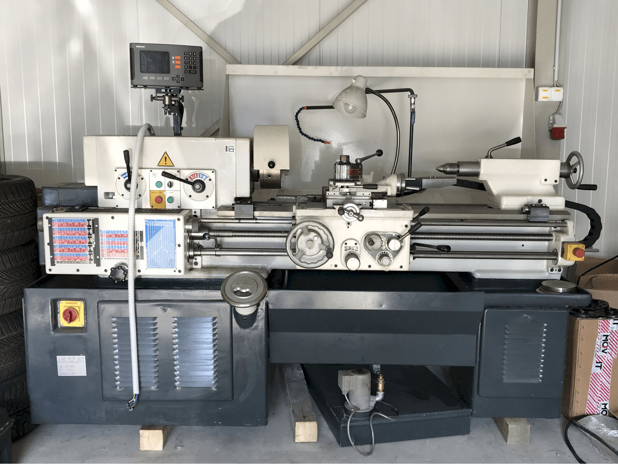 Masina TOS JSV-18RA eestvaade