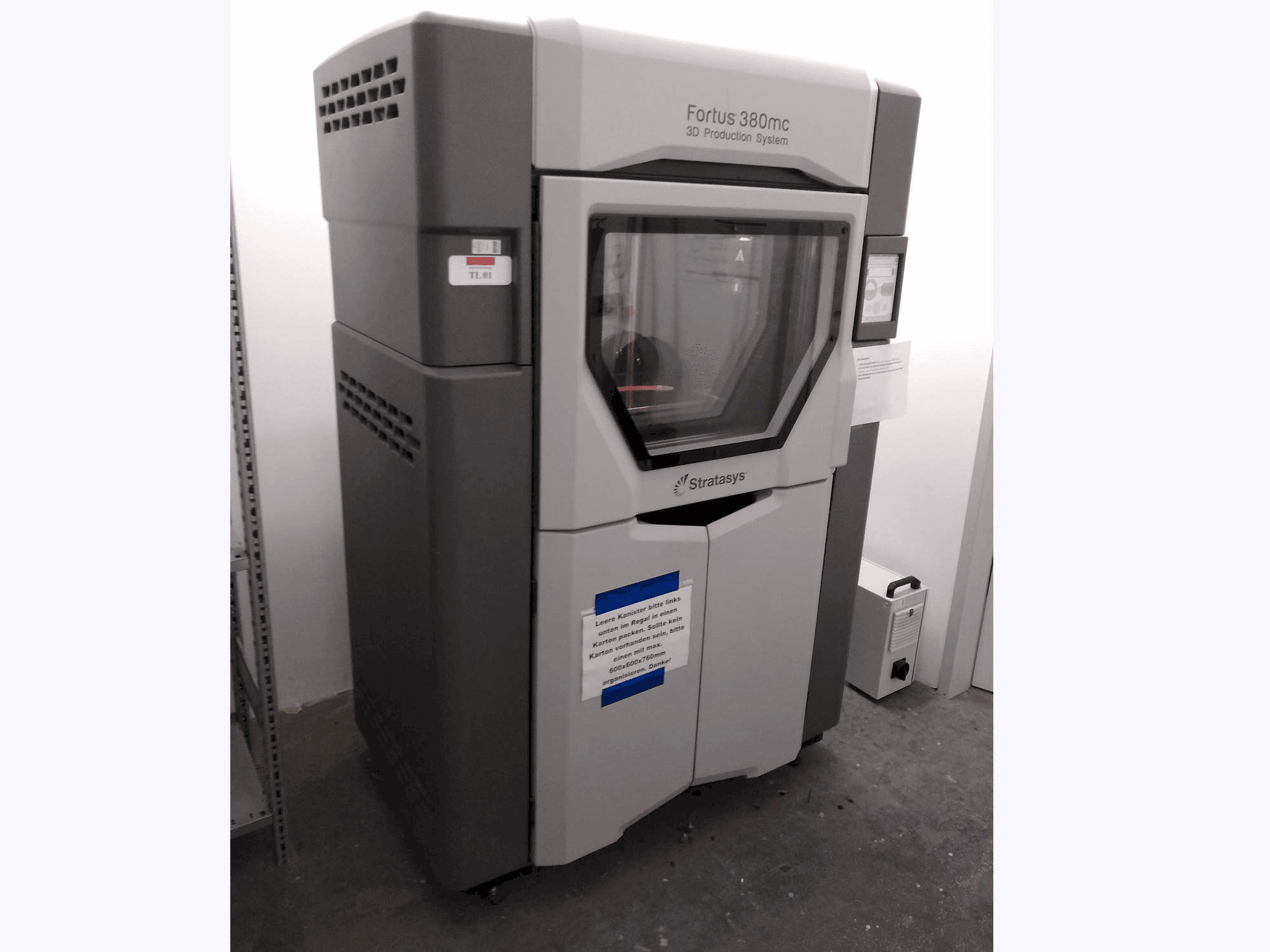 Masina Stratasys Fortus 380MC eestvaade