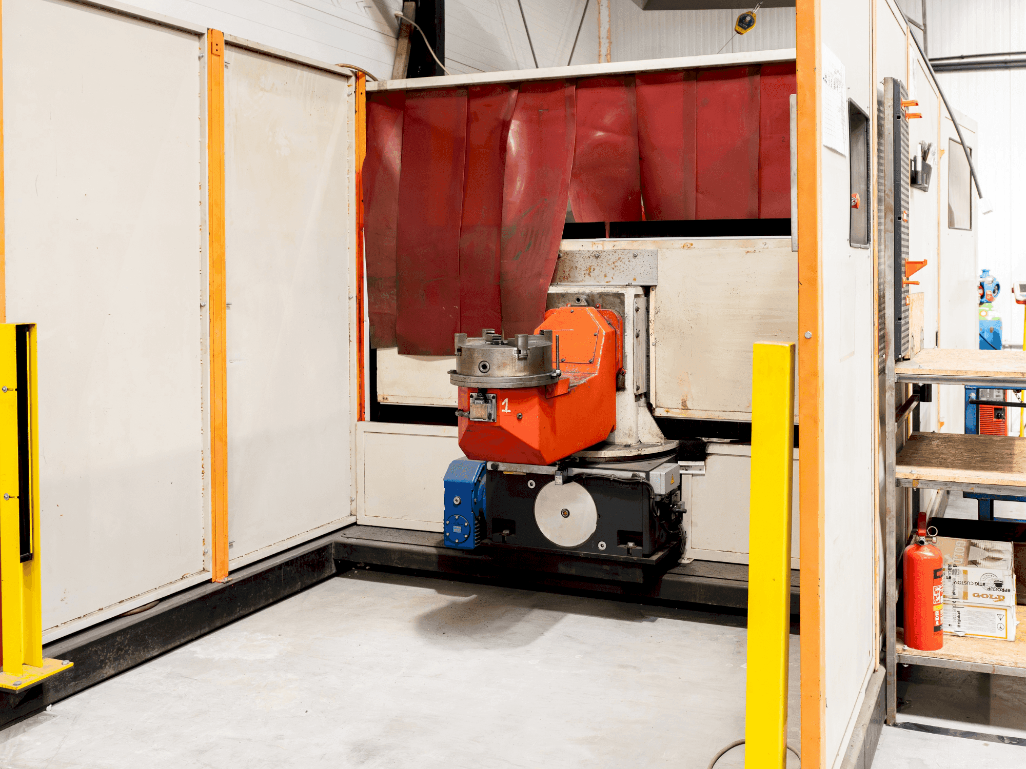 Masina IGM MA30 with KUKA robot eestvaade
