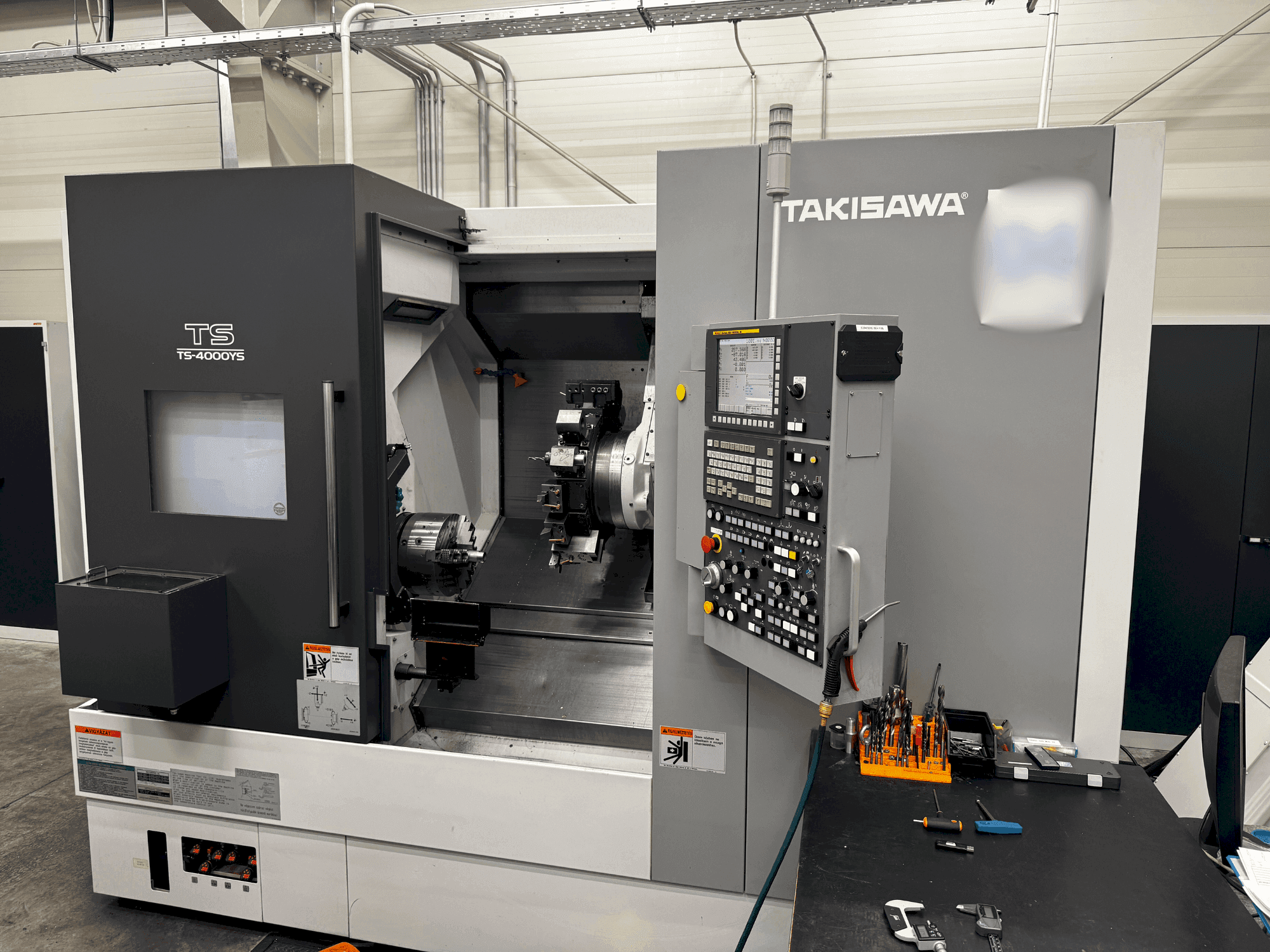 Masina Takisawa TS-4000YS eestvaade