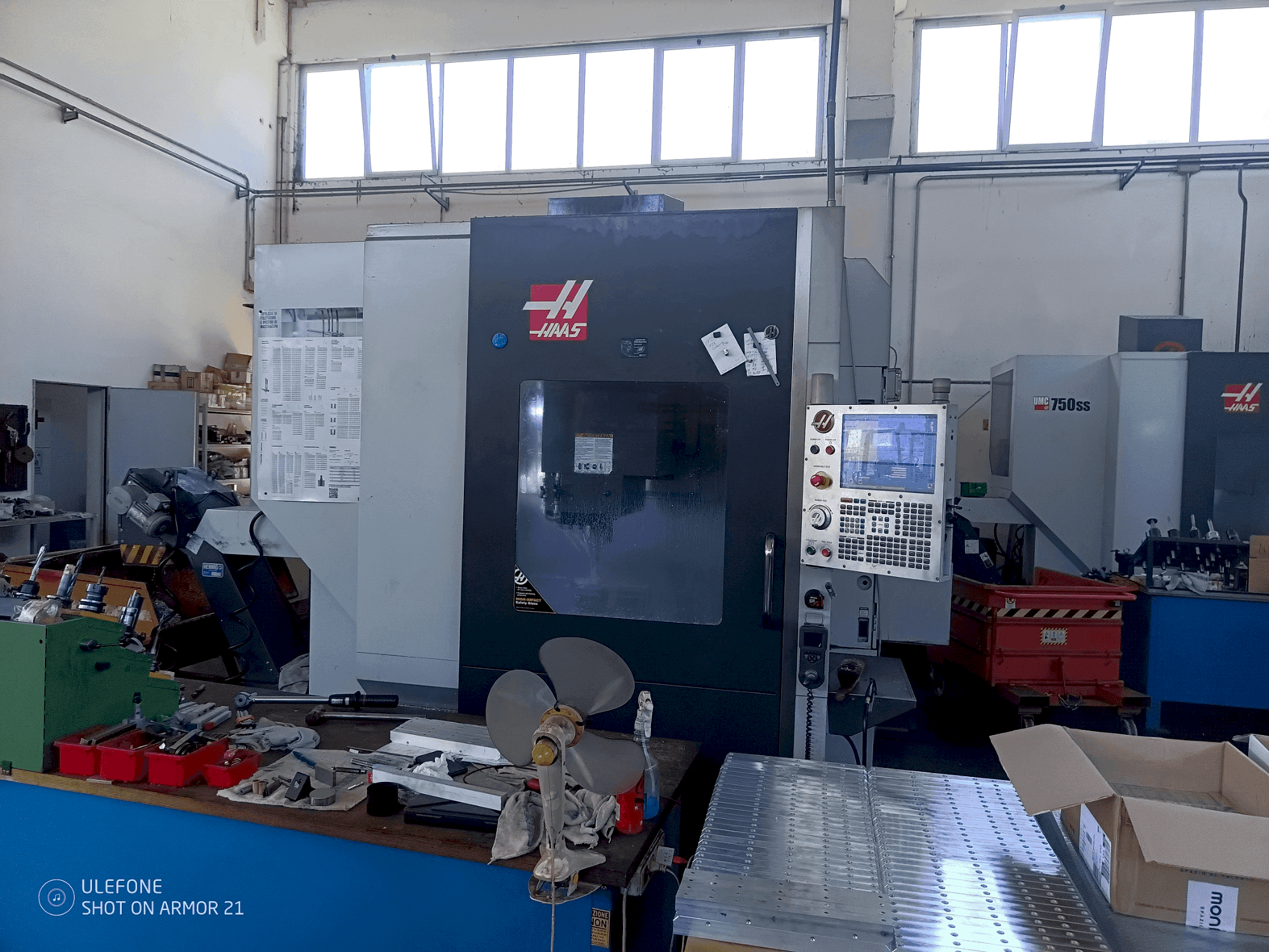Masina HAAS UMC 750SS eestvaade