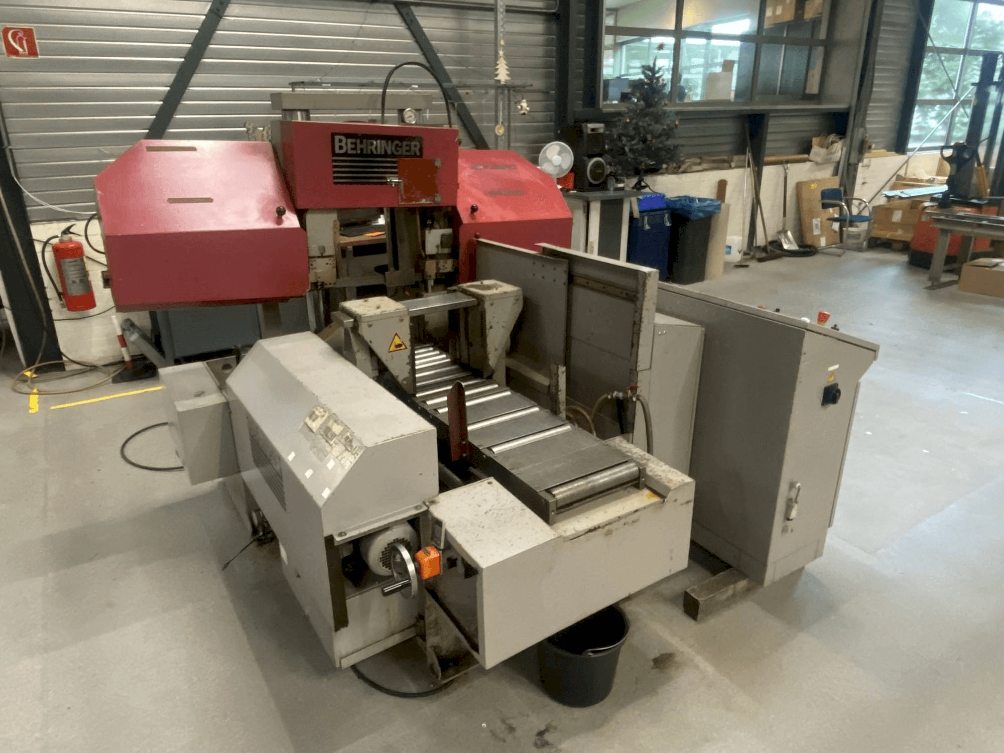 Masina Behringer HPB 303A eestvaade