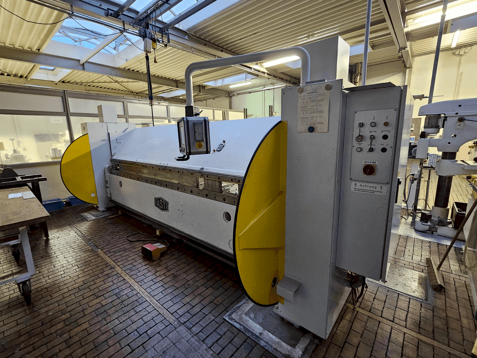 Masina SCHRODER-FASTI 215-40-4 eestvaade