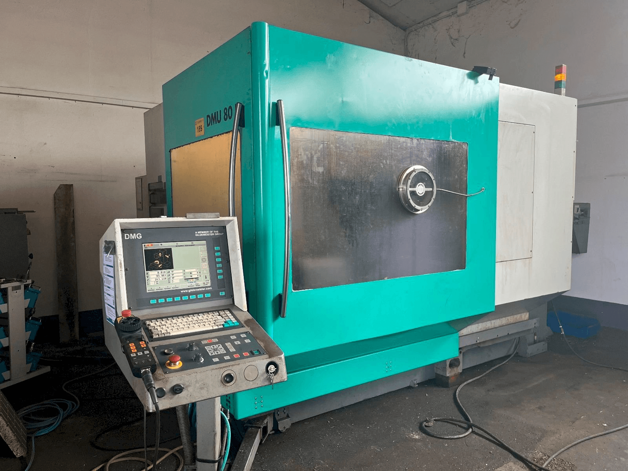 Masina DMG Deckel Maho DMU 80 P eestvaade