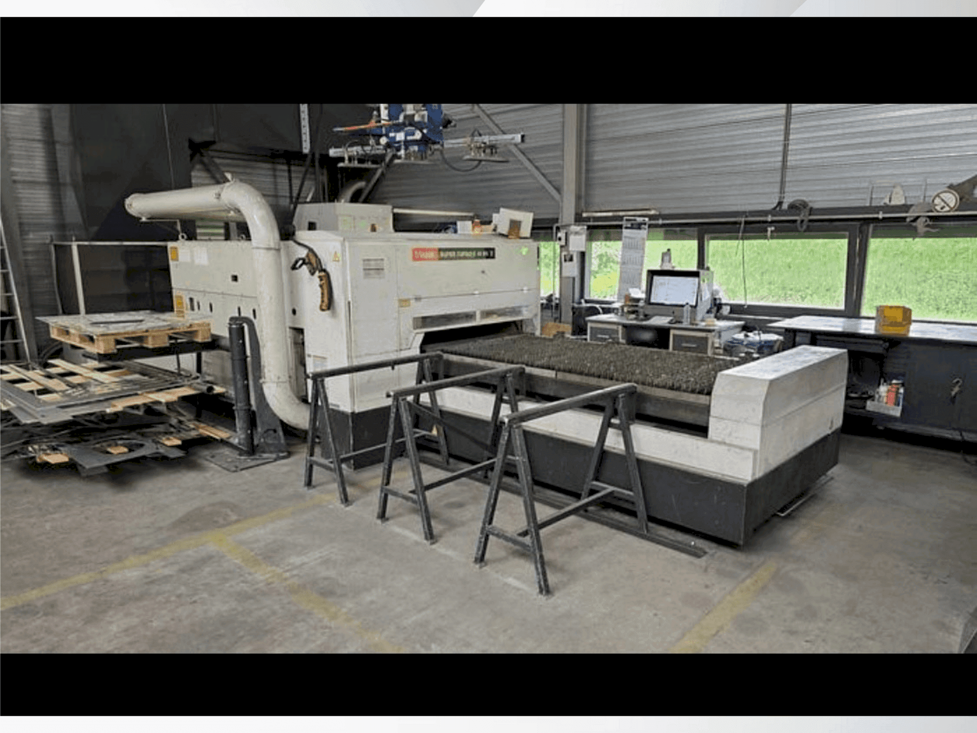 Masina Mazak Super Turbo-X 48 MK II eestvaade