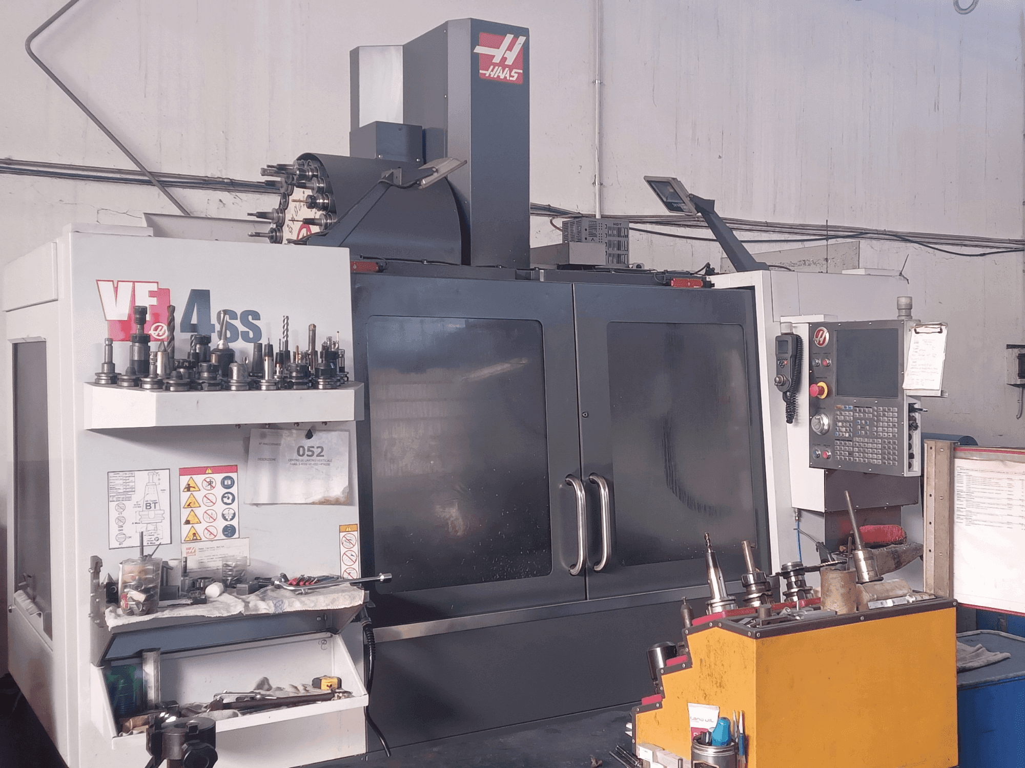 Masina HAAS VF-4SS eestvaade