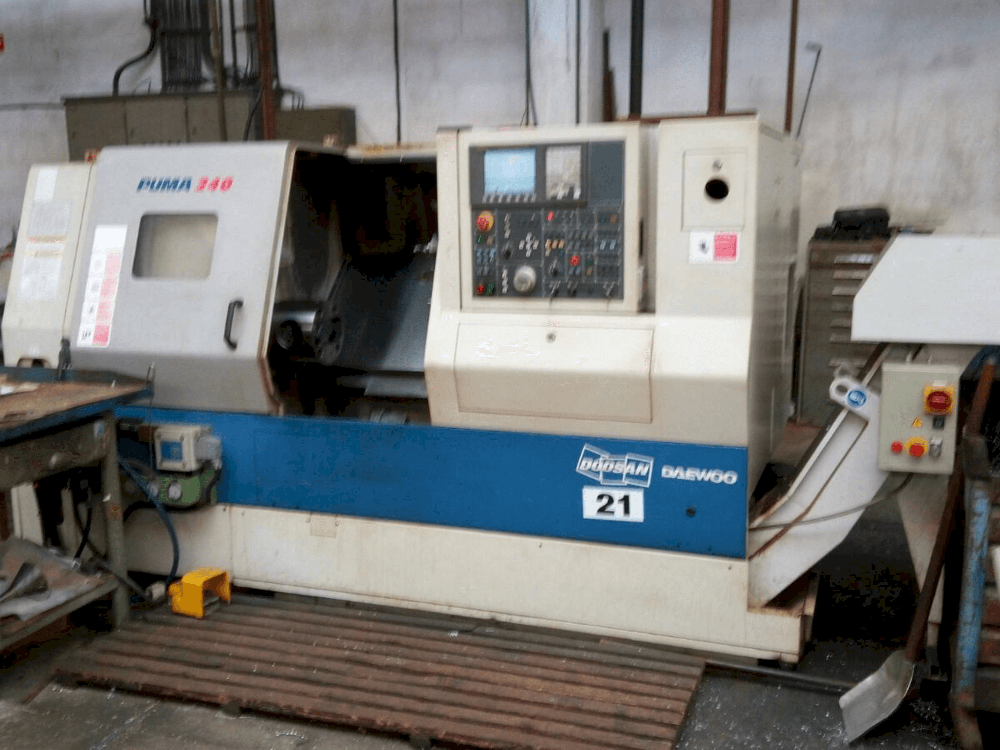 Masina Doosan Puma 240B eestvaade