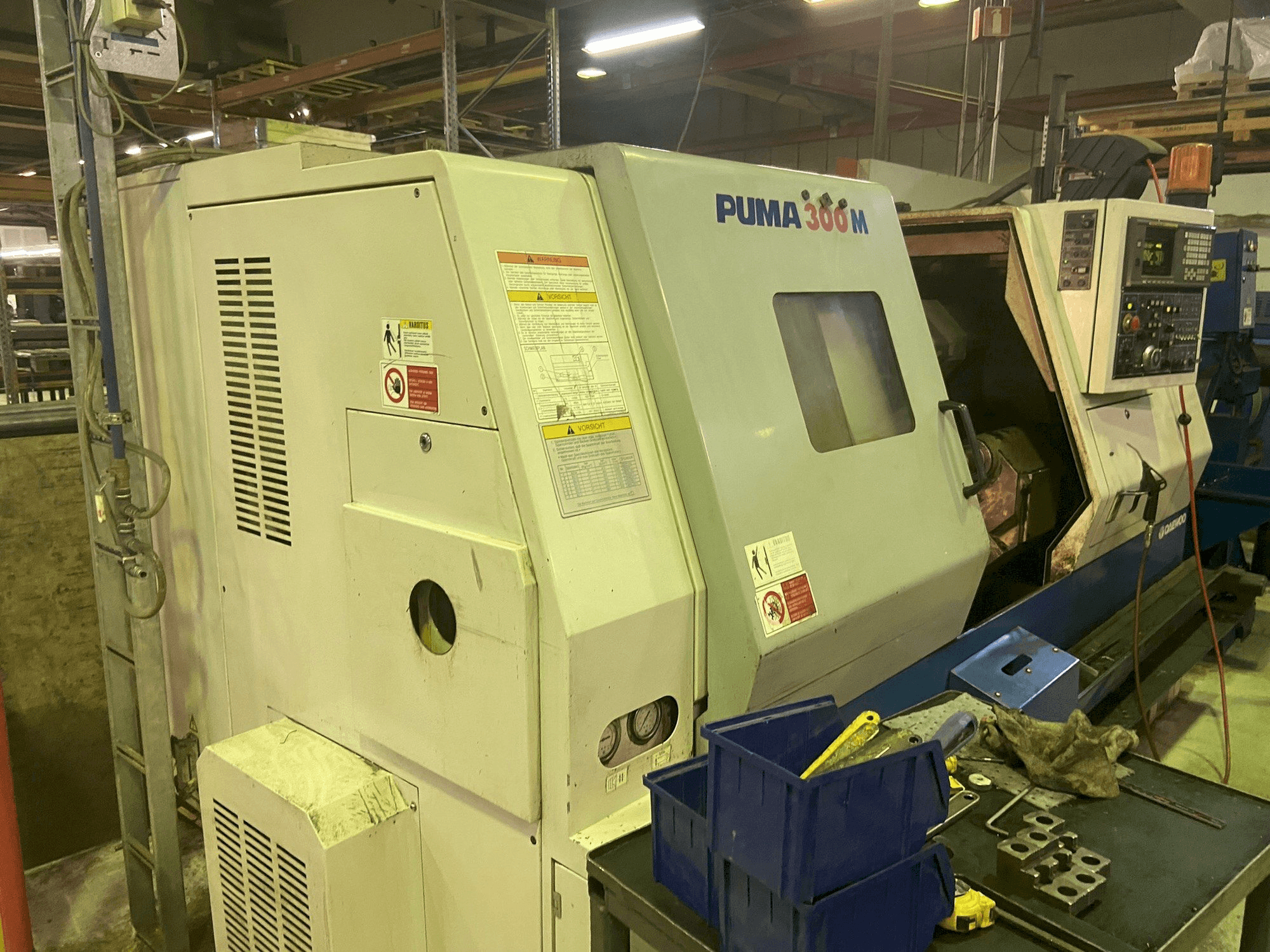 Masina DAEWOO Puma 300 M eestvaade