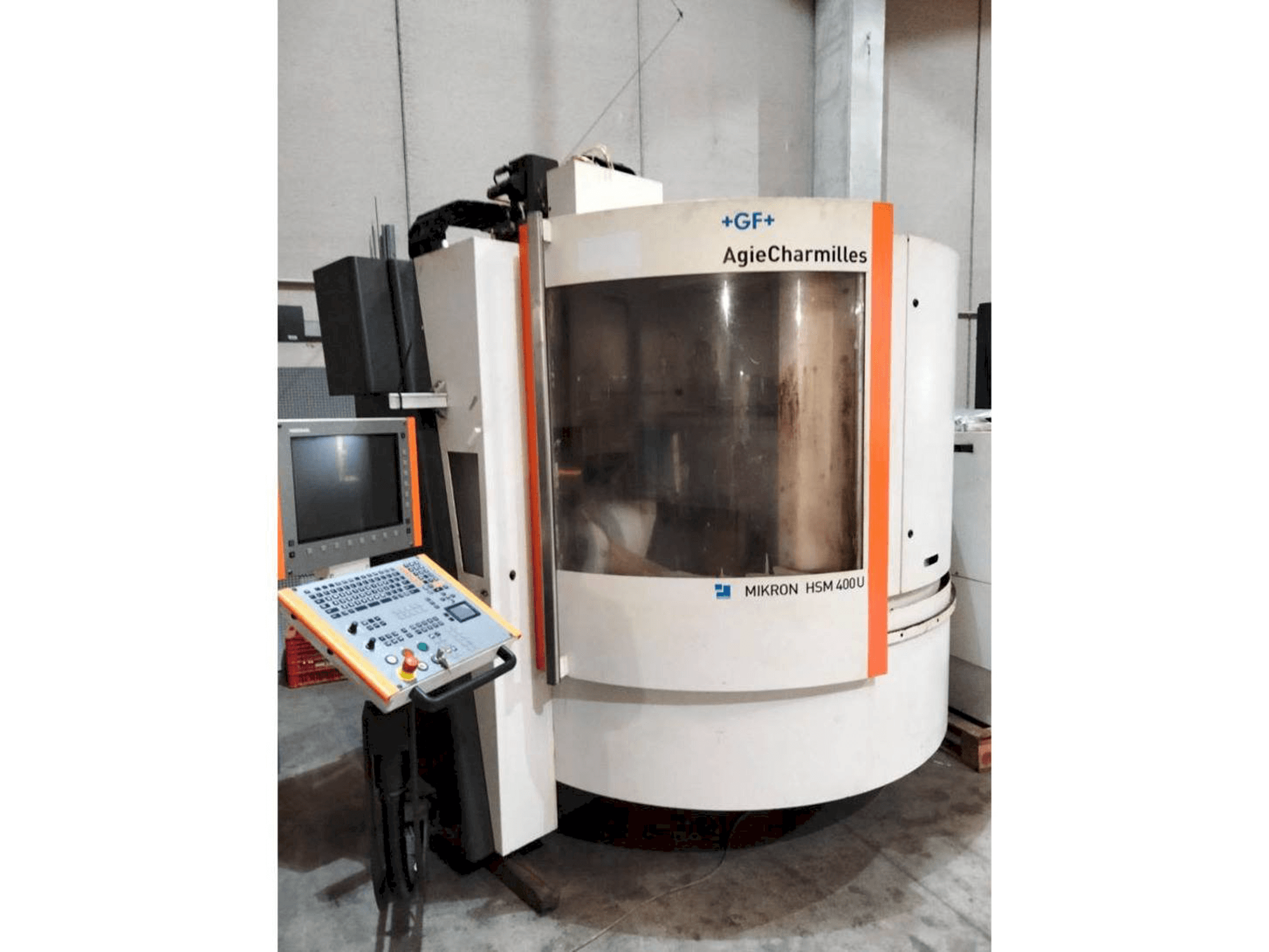 Masina MIKRON HSM 400 U eestvaade