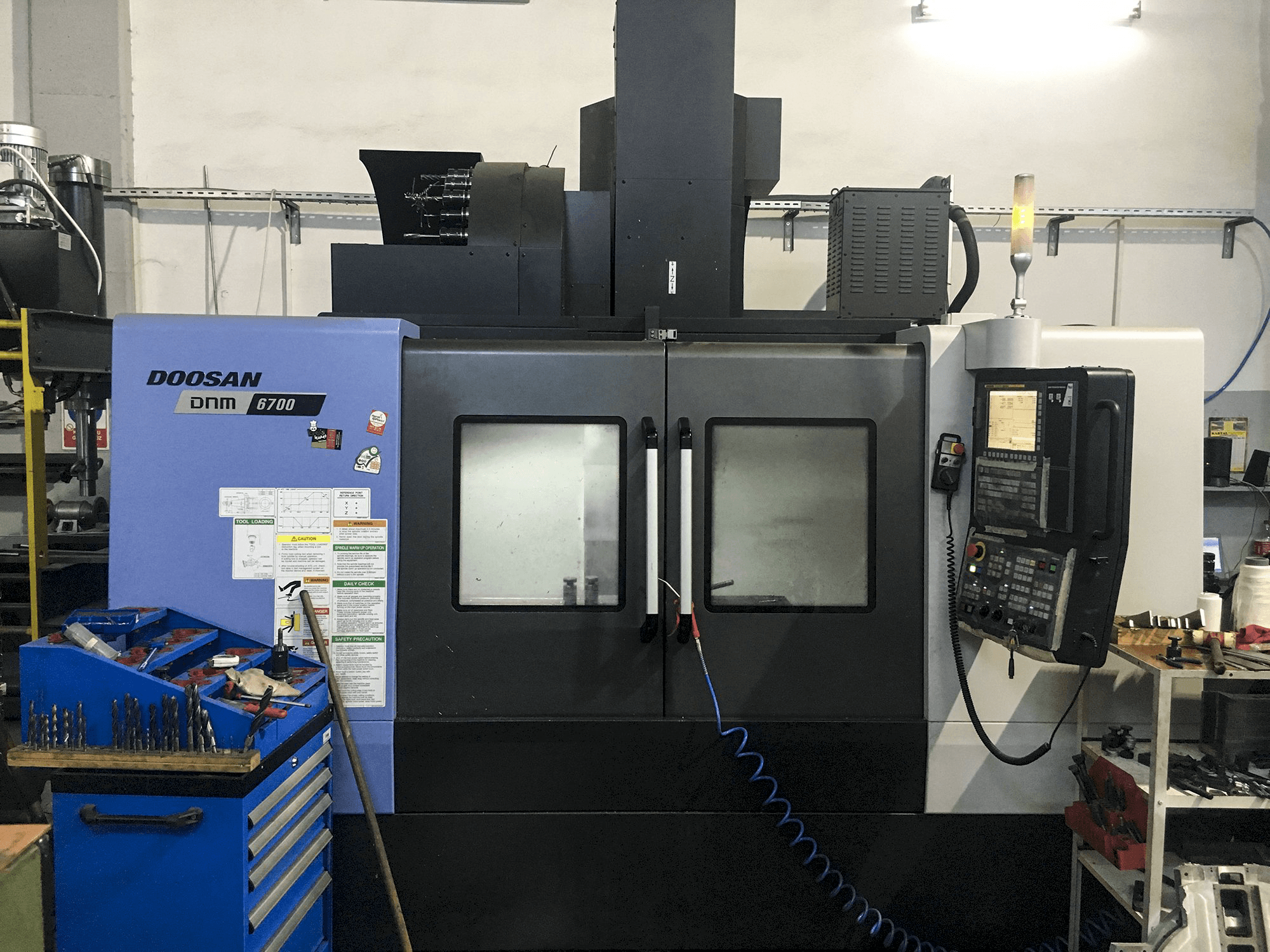 Masina Doosan DNM 6700 eestvaade