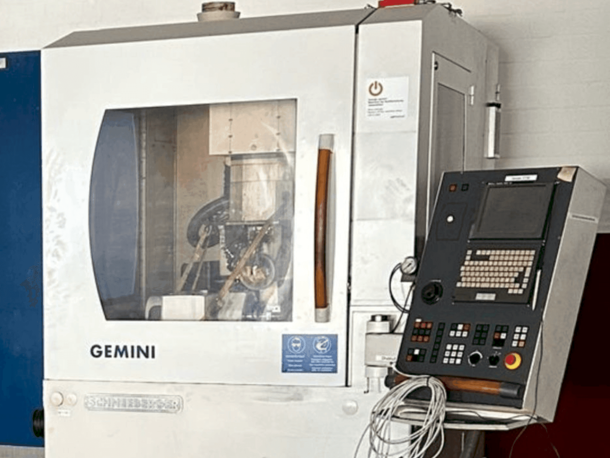 Masina Schneeberger MRG Gemini eestvaade