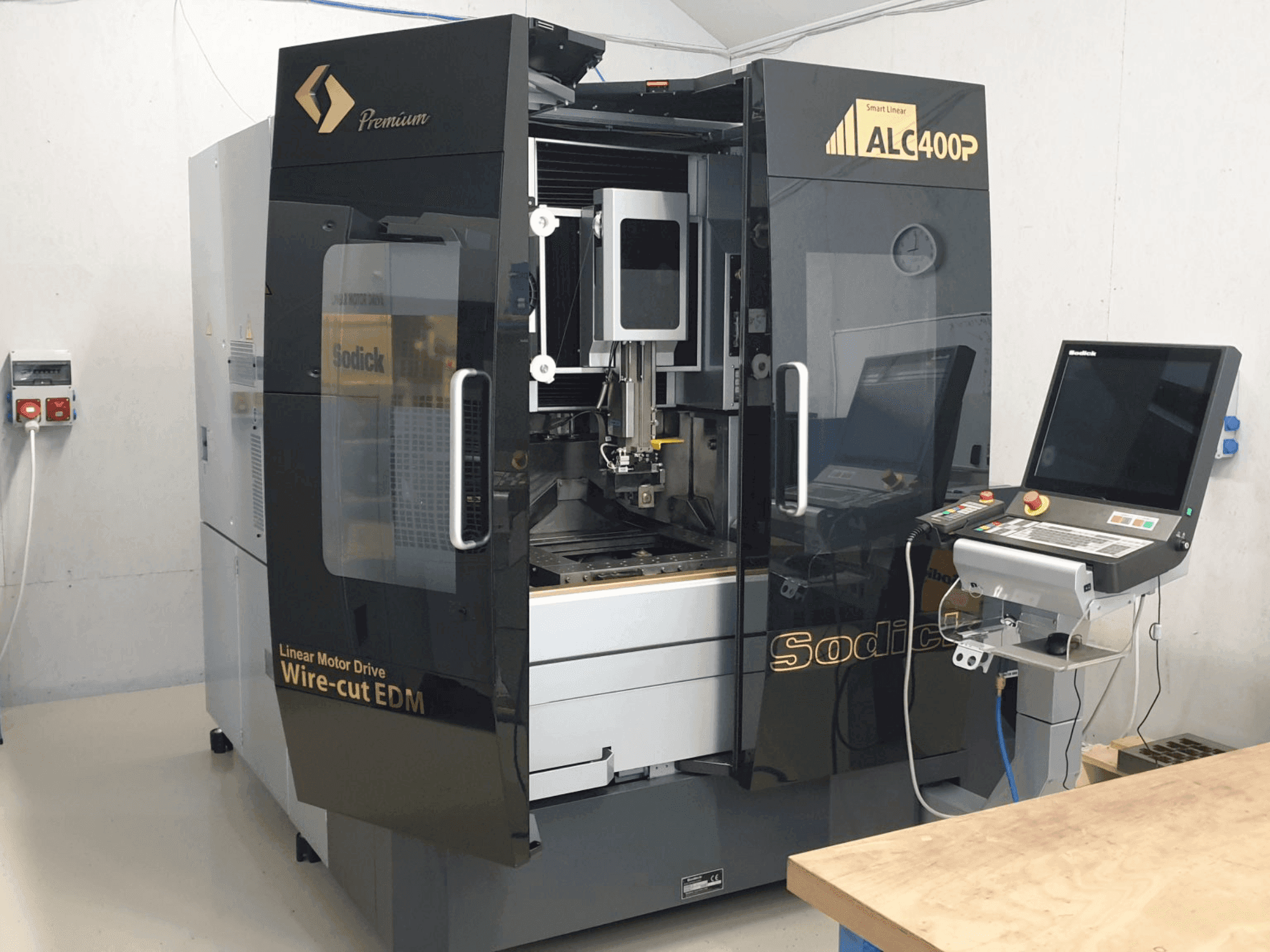 Masina Sodick SODICK ALC400P eestvaade