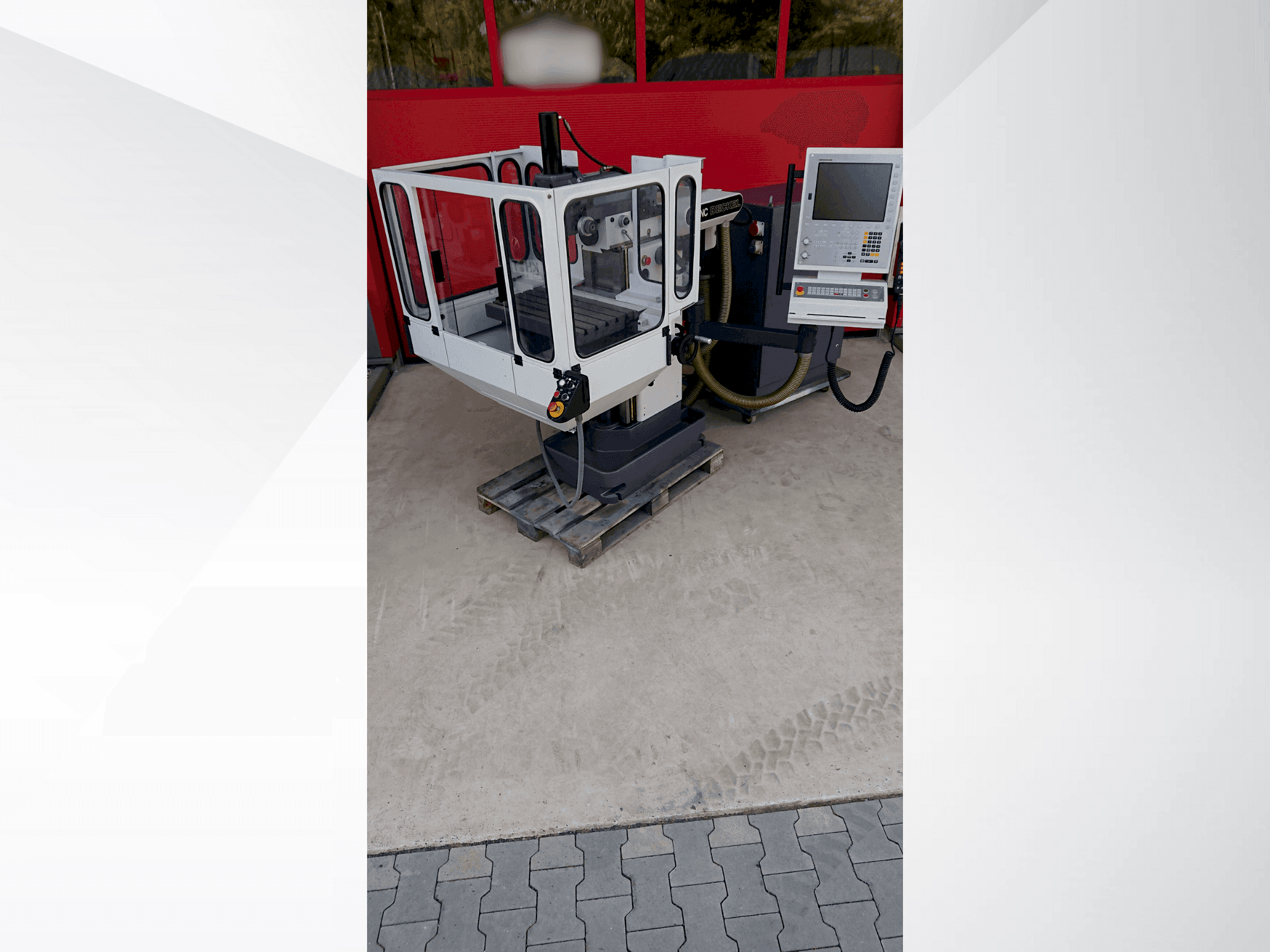 Masina DECKEL FP2NC eestvaade