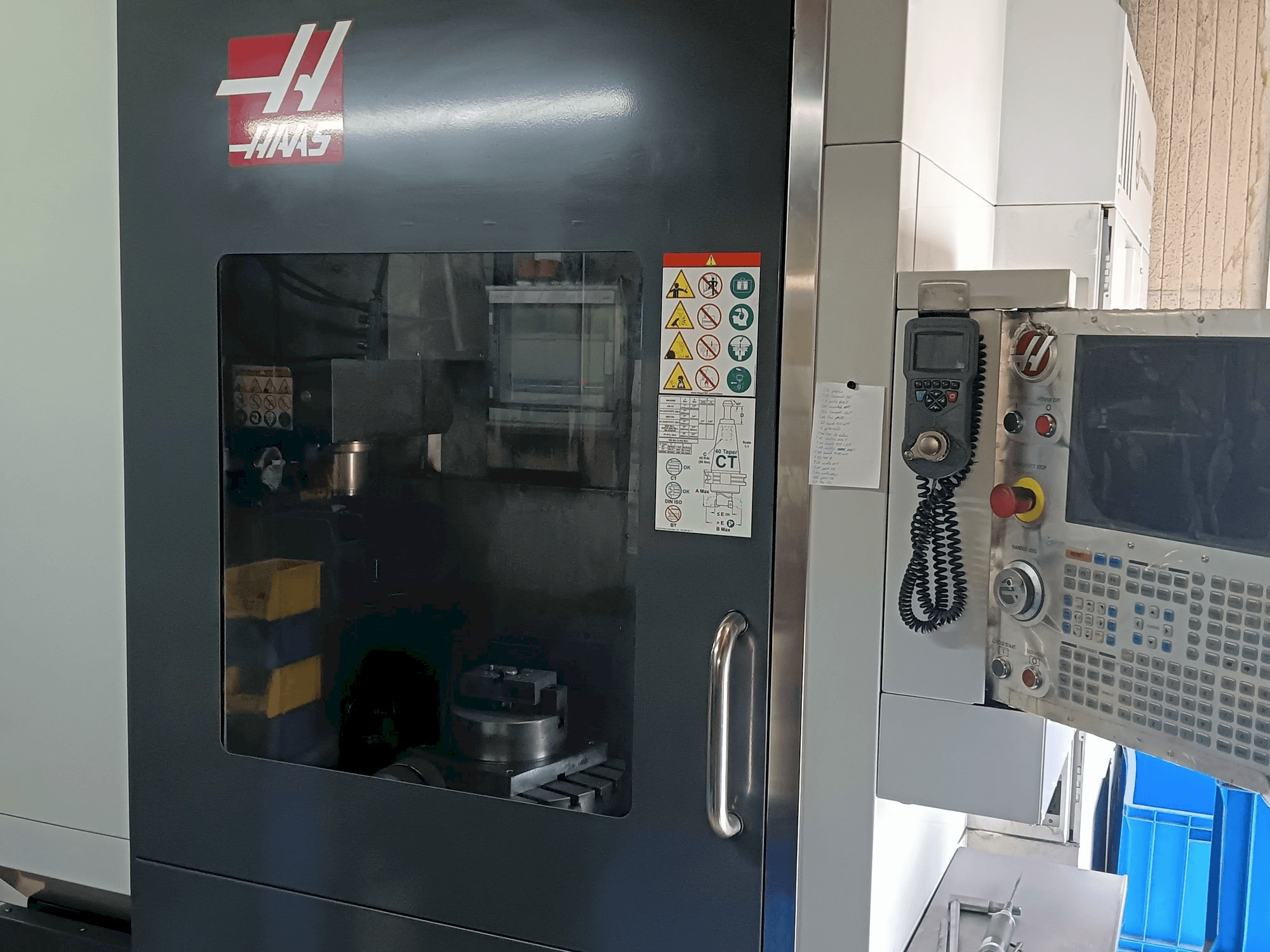 Masina HAAS UMC 750 eestvaade