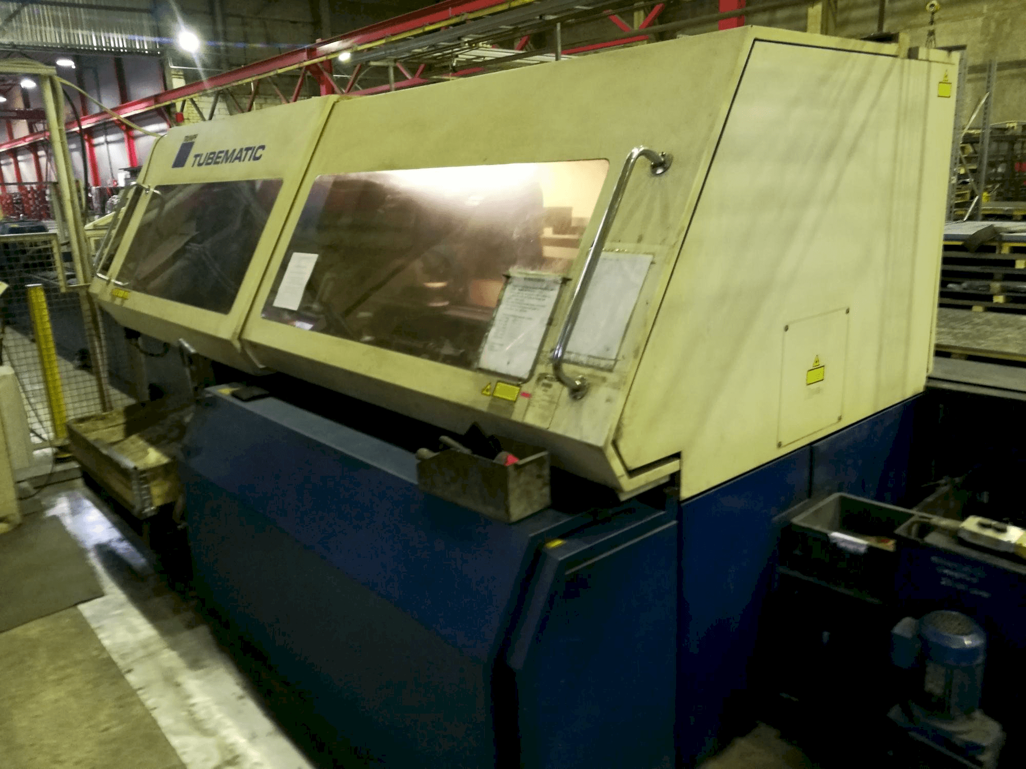 Masina Trumpf Tubematic parema külje vaade