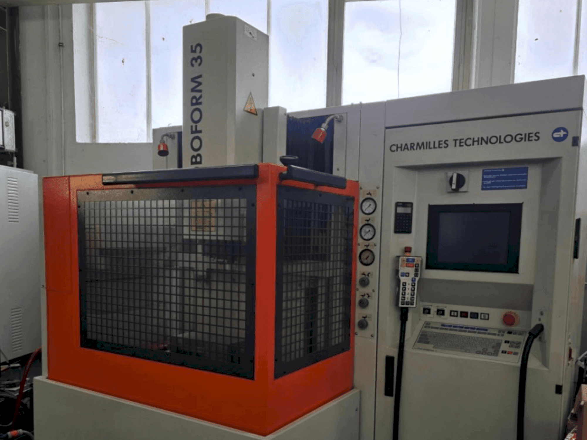 Masina CHARMILLES Roboform 35 eestvaade