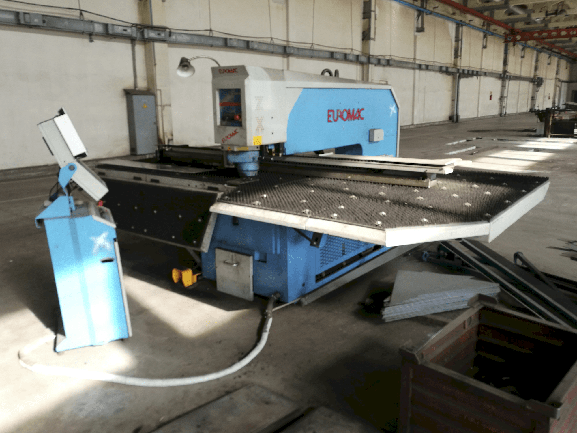 Masinavaade Euromac ZX 1250/30 paremalt