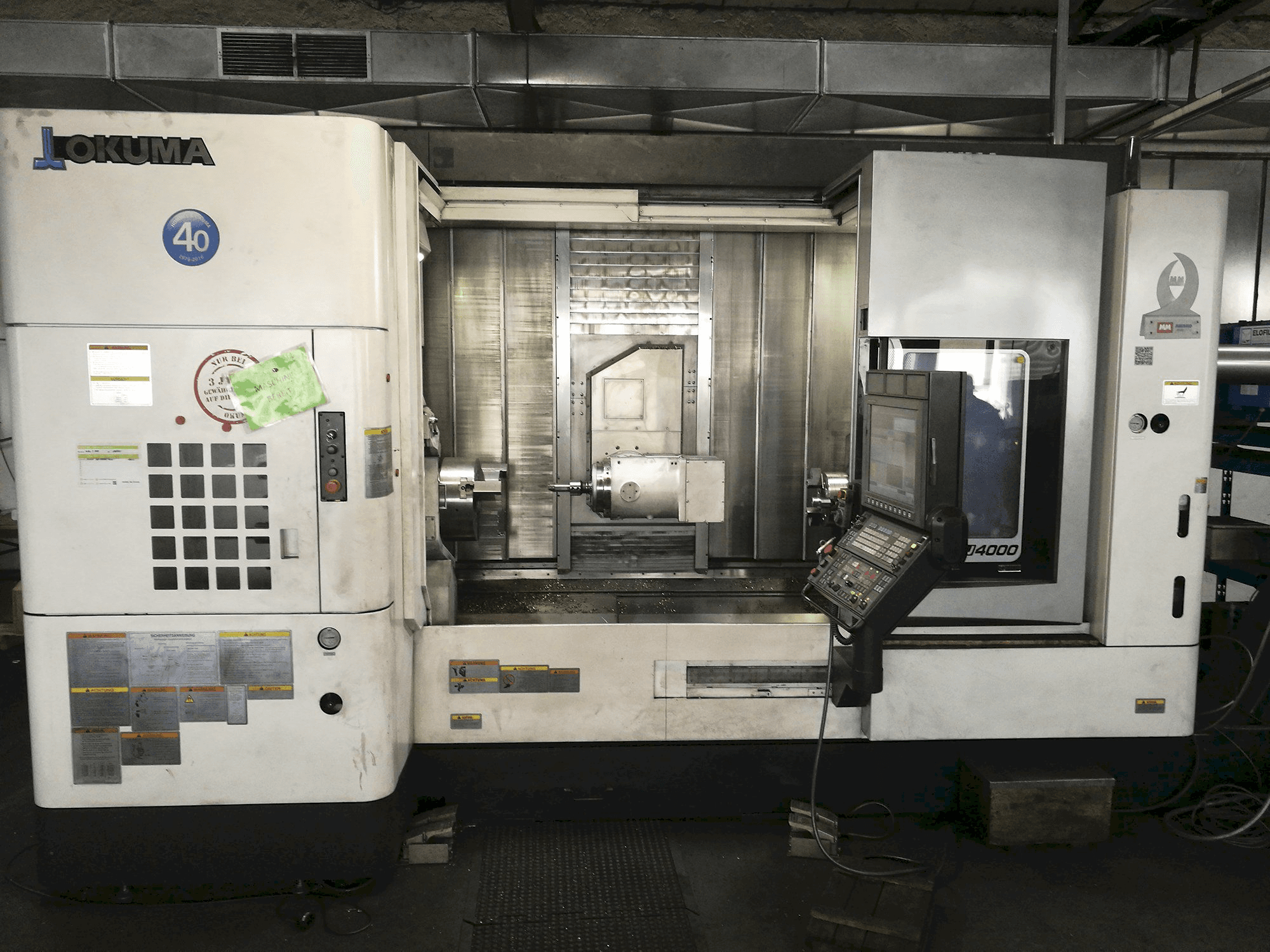 Masina Okuma MULTUS U4000 eestvaade