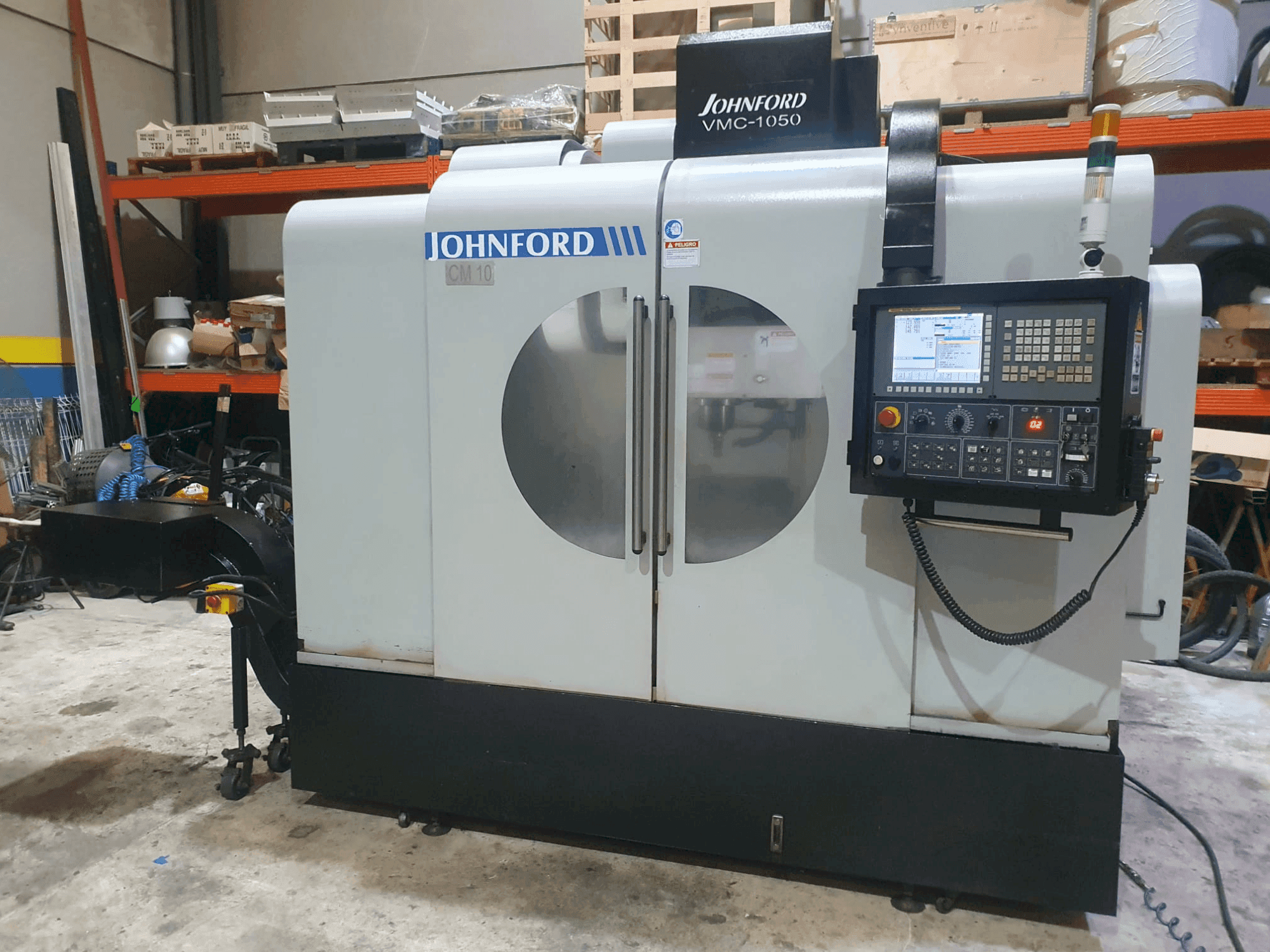 Masina Johnford VMC-1050 eestvaade