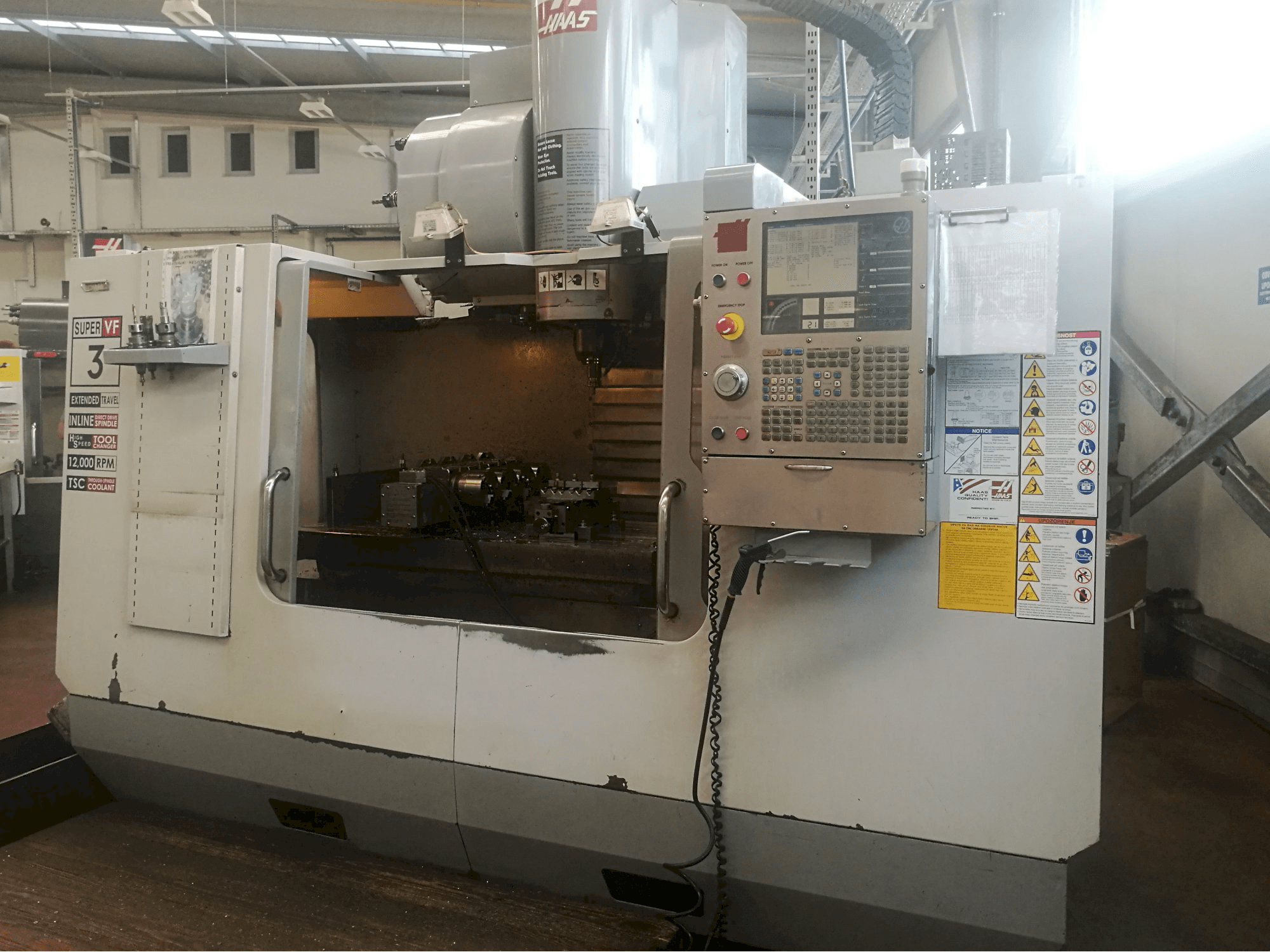 Masina HAAS VF-3SSYTHE eestvaade