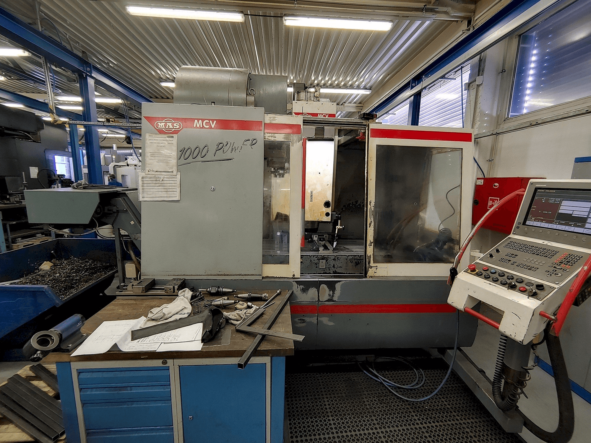 Masina KOVOSVIT MAS MCV 1000 Power eestvaade