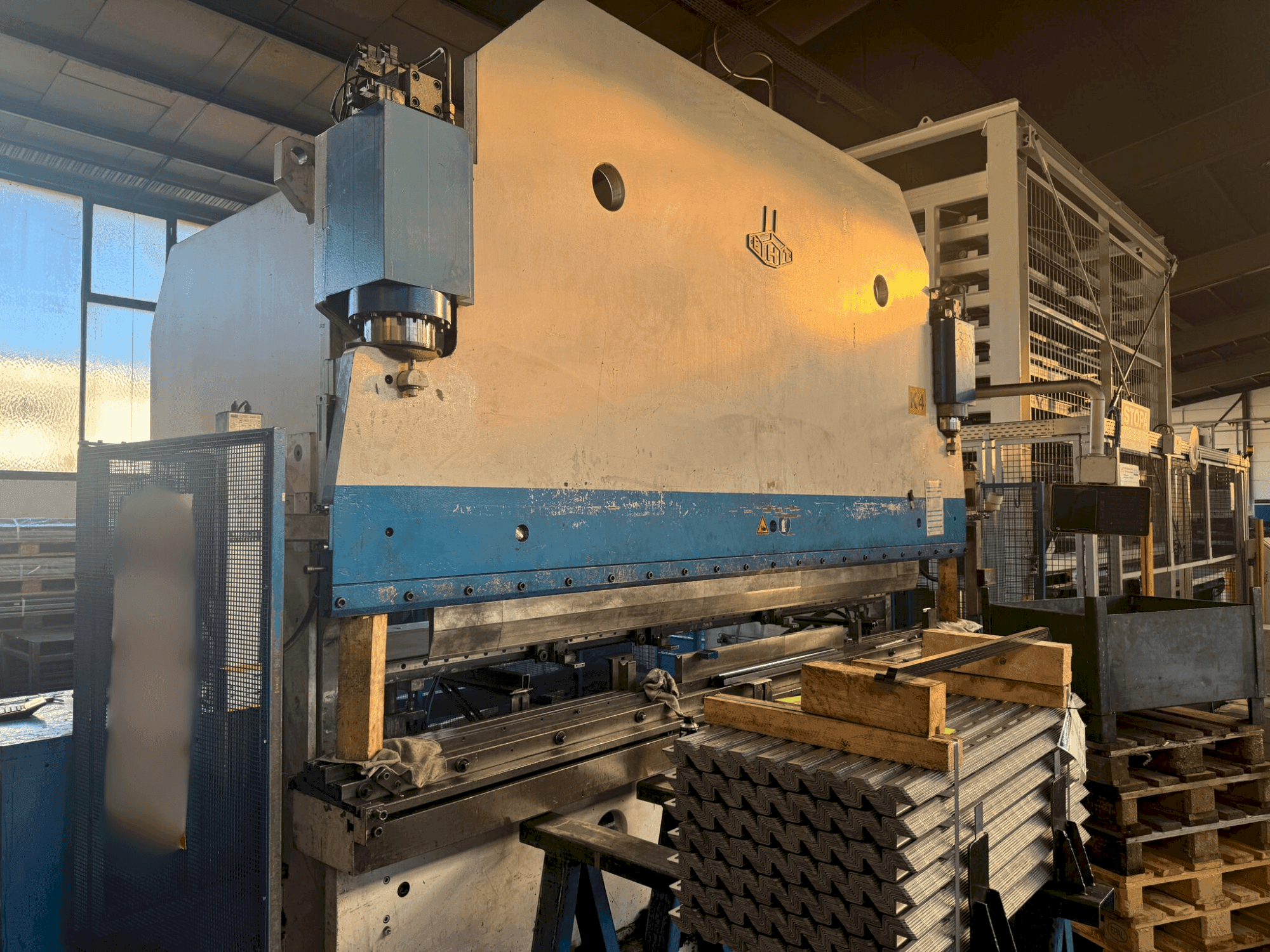 Masina EHT EHPS 15-40 eestvaade