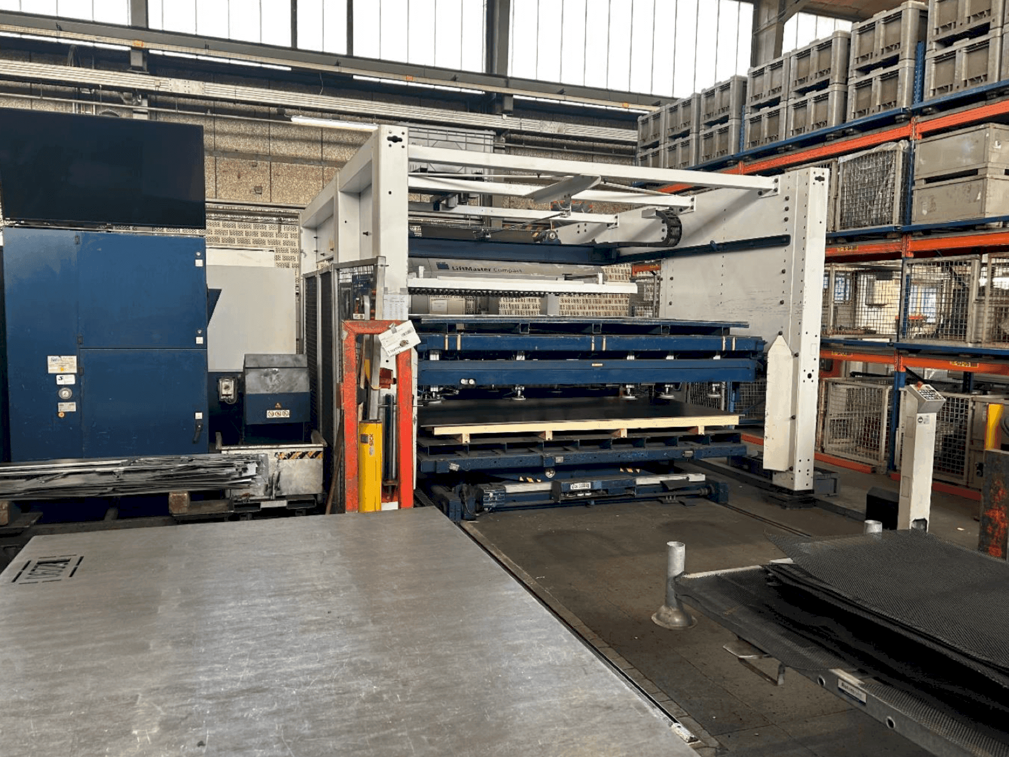 Masina TRUMPF TruLaser 3030 eestvaade