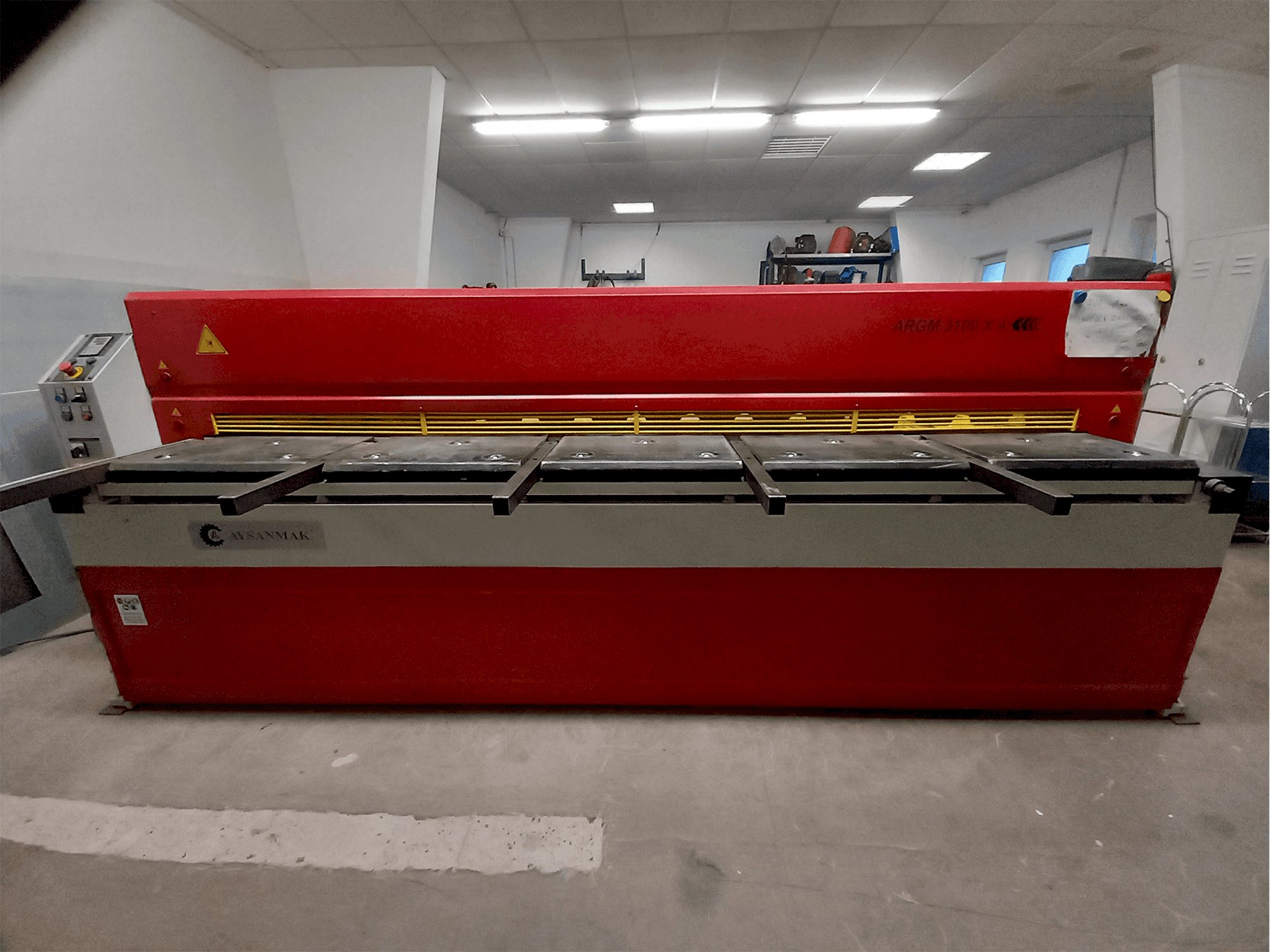 Masina AYSANMAK ARGM 3100 x 4 eestvaade