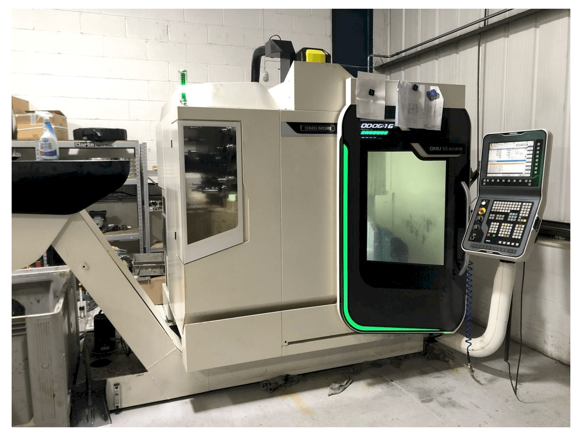 Masina DMG MORI DMU 50 ecoline eestvaade