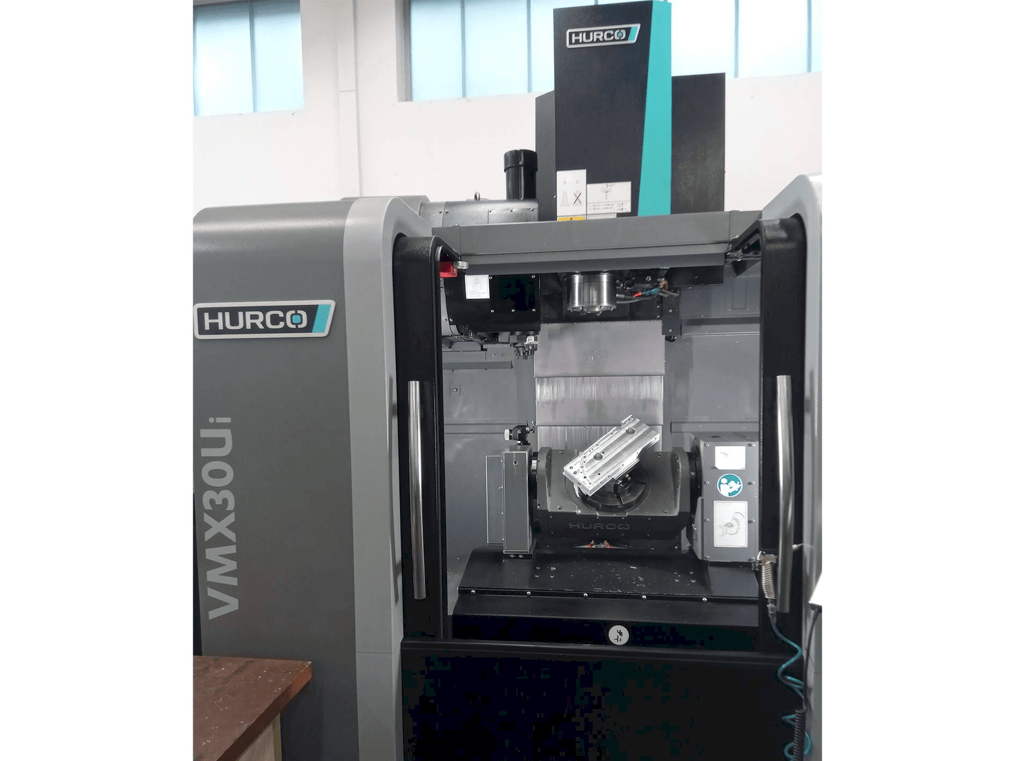 Masina Hurco VMX 30ui eestvaade