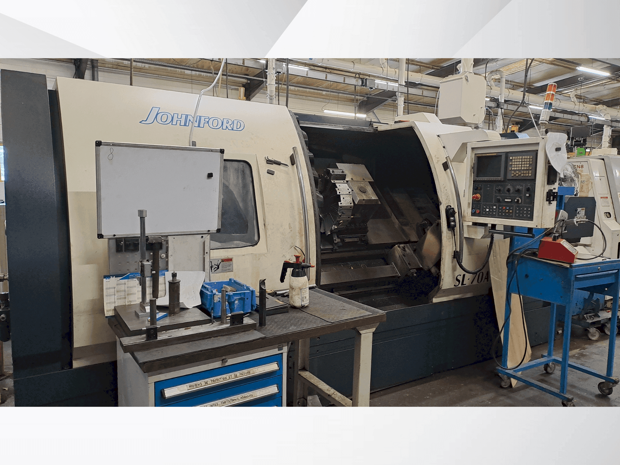 Masina Johnford SL-70A eestvaade