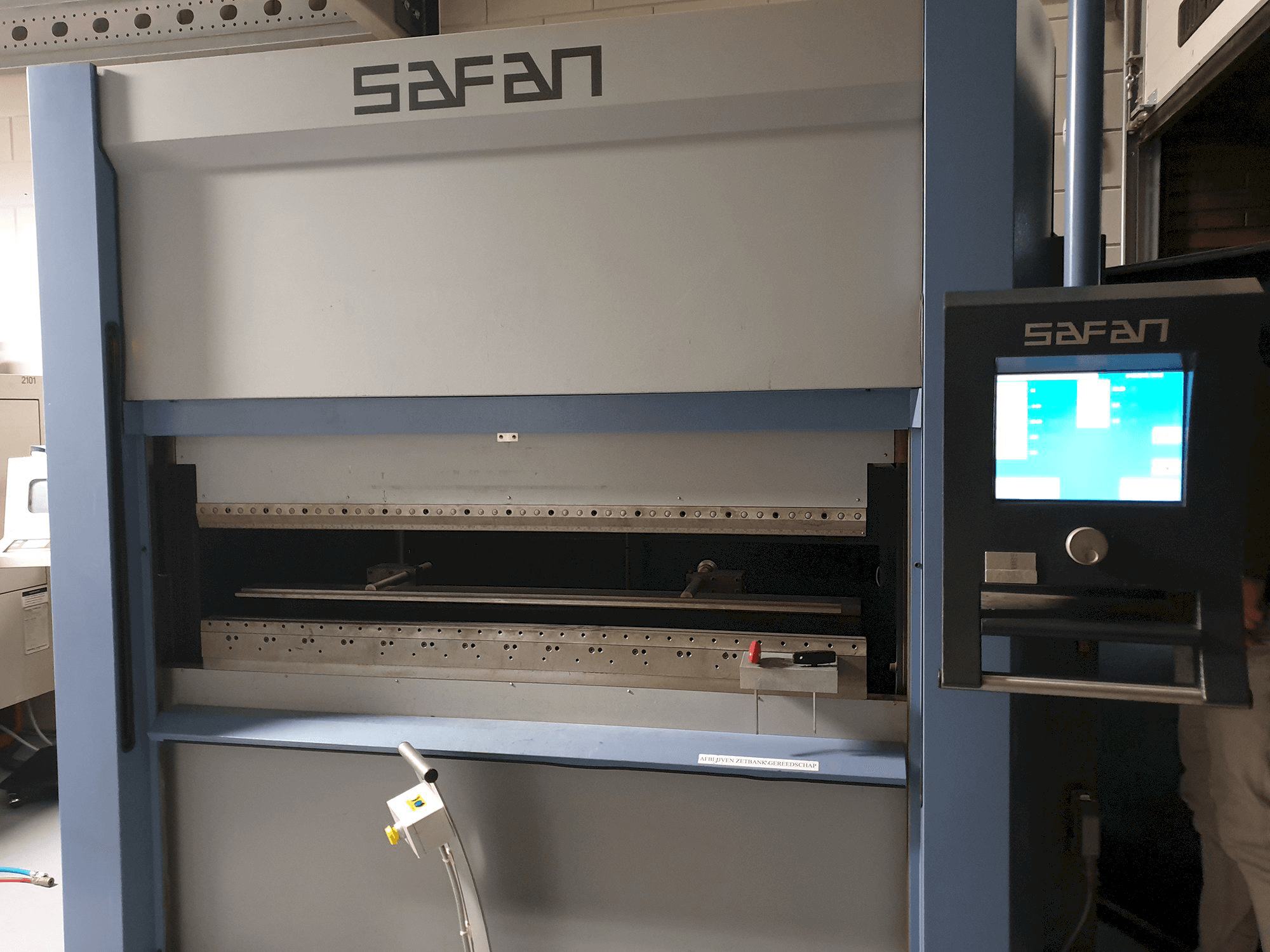 Masina Safan SMK 32-K-1600 eestvaade