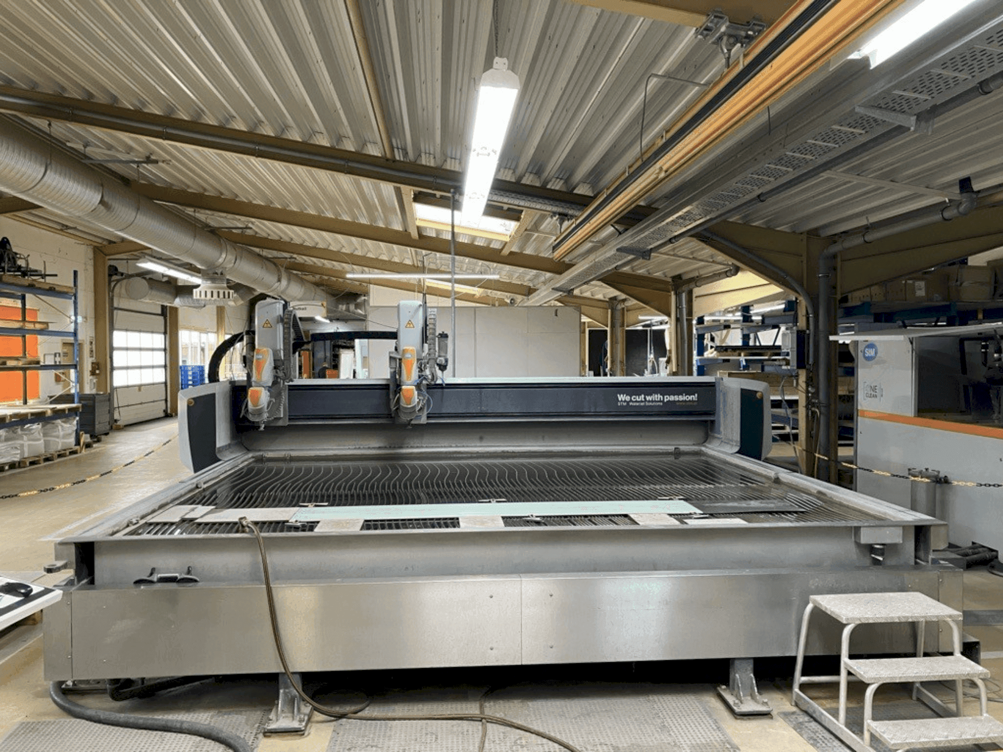 Masina STM WS3040 eestvaade