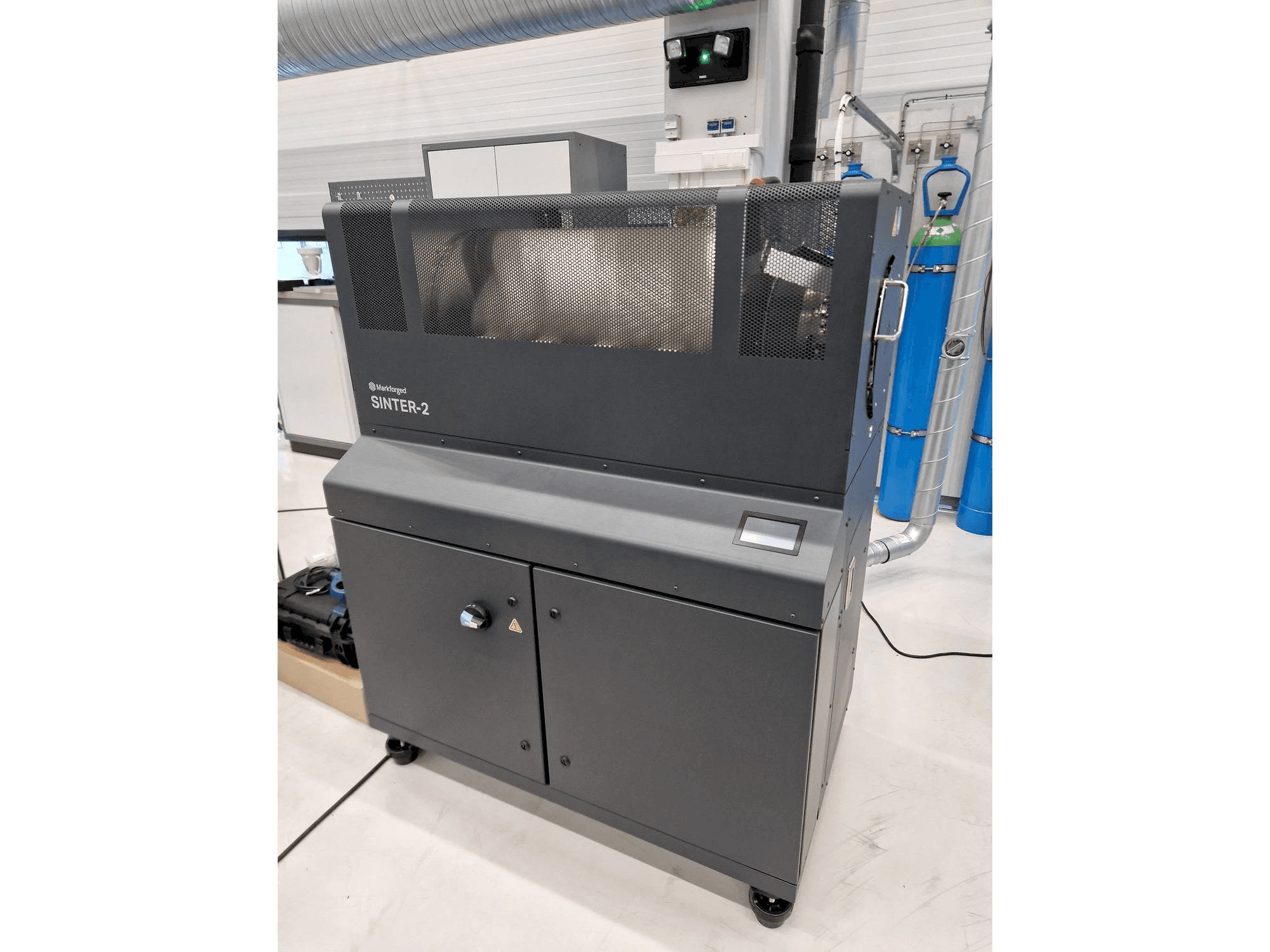 Masina MARKFORGED Metal X eestvaade